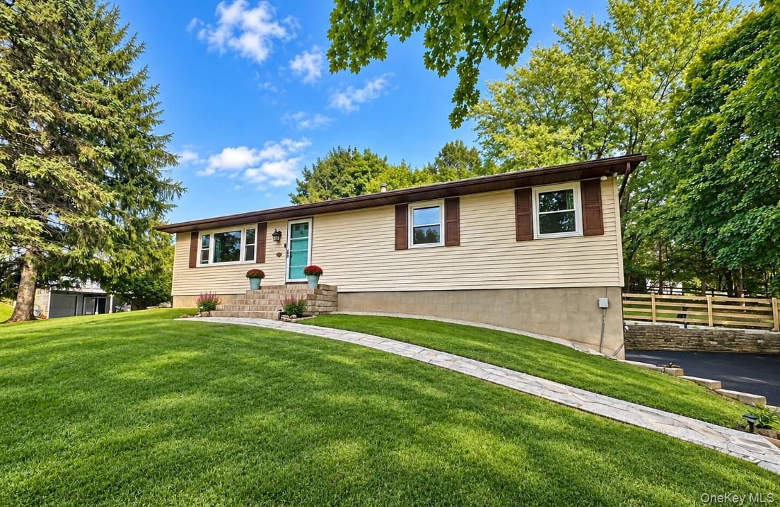 35 Beverly Drive – For Sale photo 3