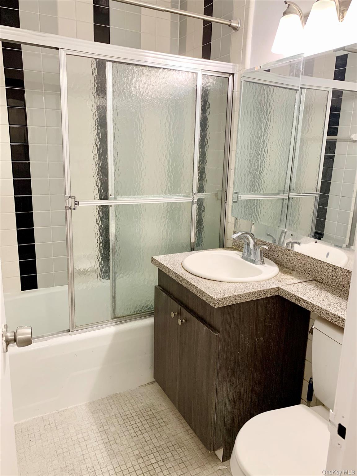 17-85 215 Street, Unit 1R photo 10