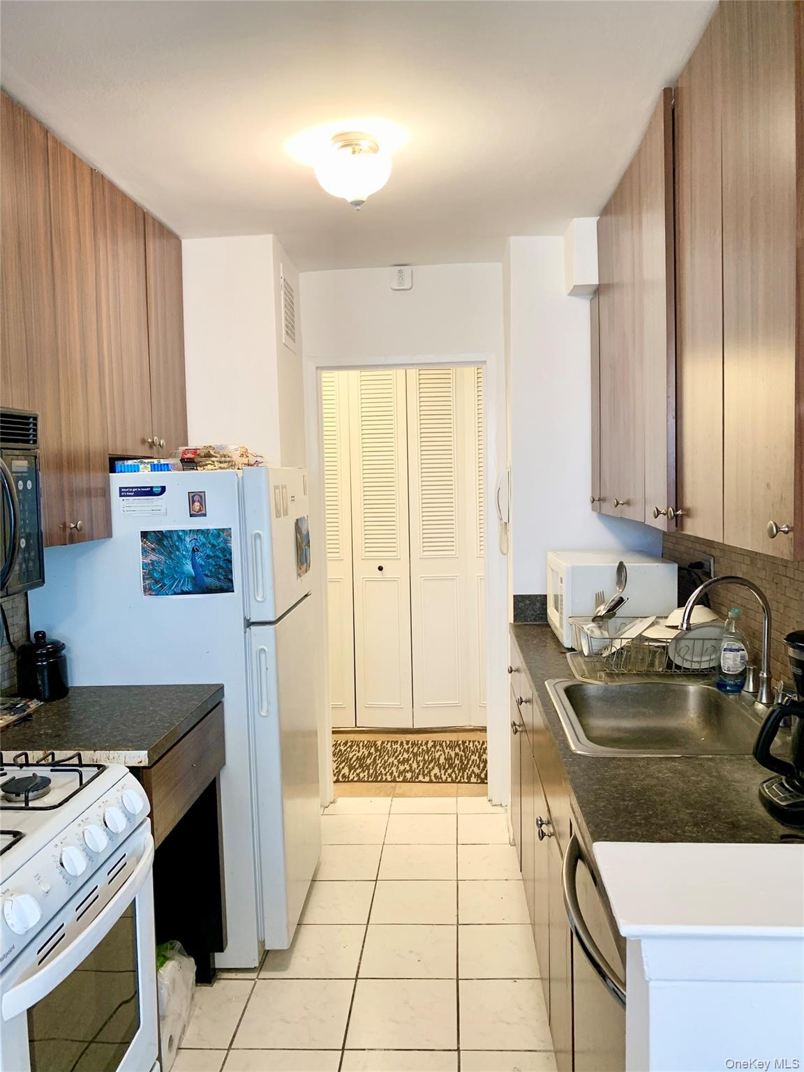 17-85 215 Street, Unit 1R photo 5
