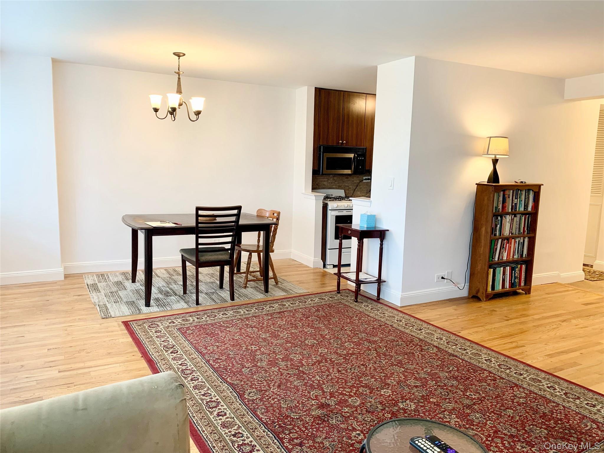 17-85 215 Street, Unit 1R photo 2