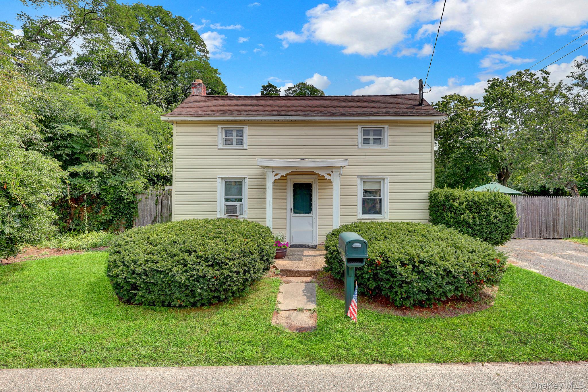 1315 Coates Avenue – For Sale