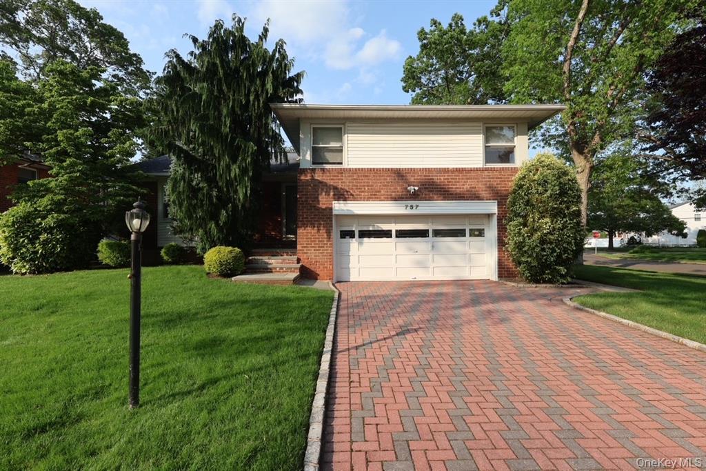 757 757 Leslie Lane – For Rent