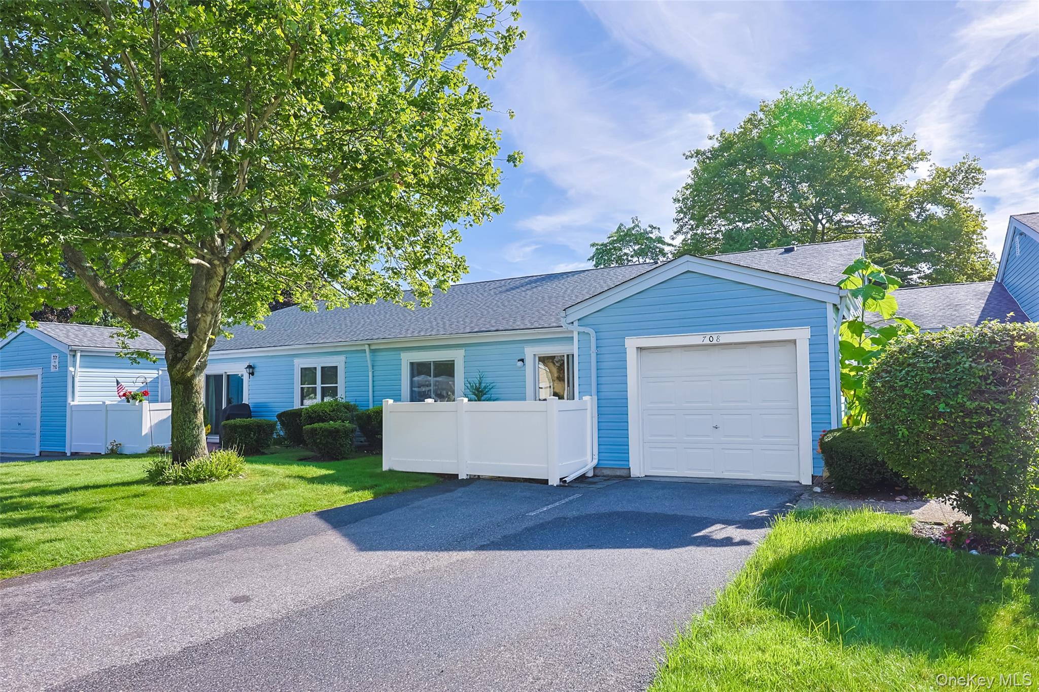 708 W Cabot Court, Unit 708 photo 9