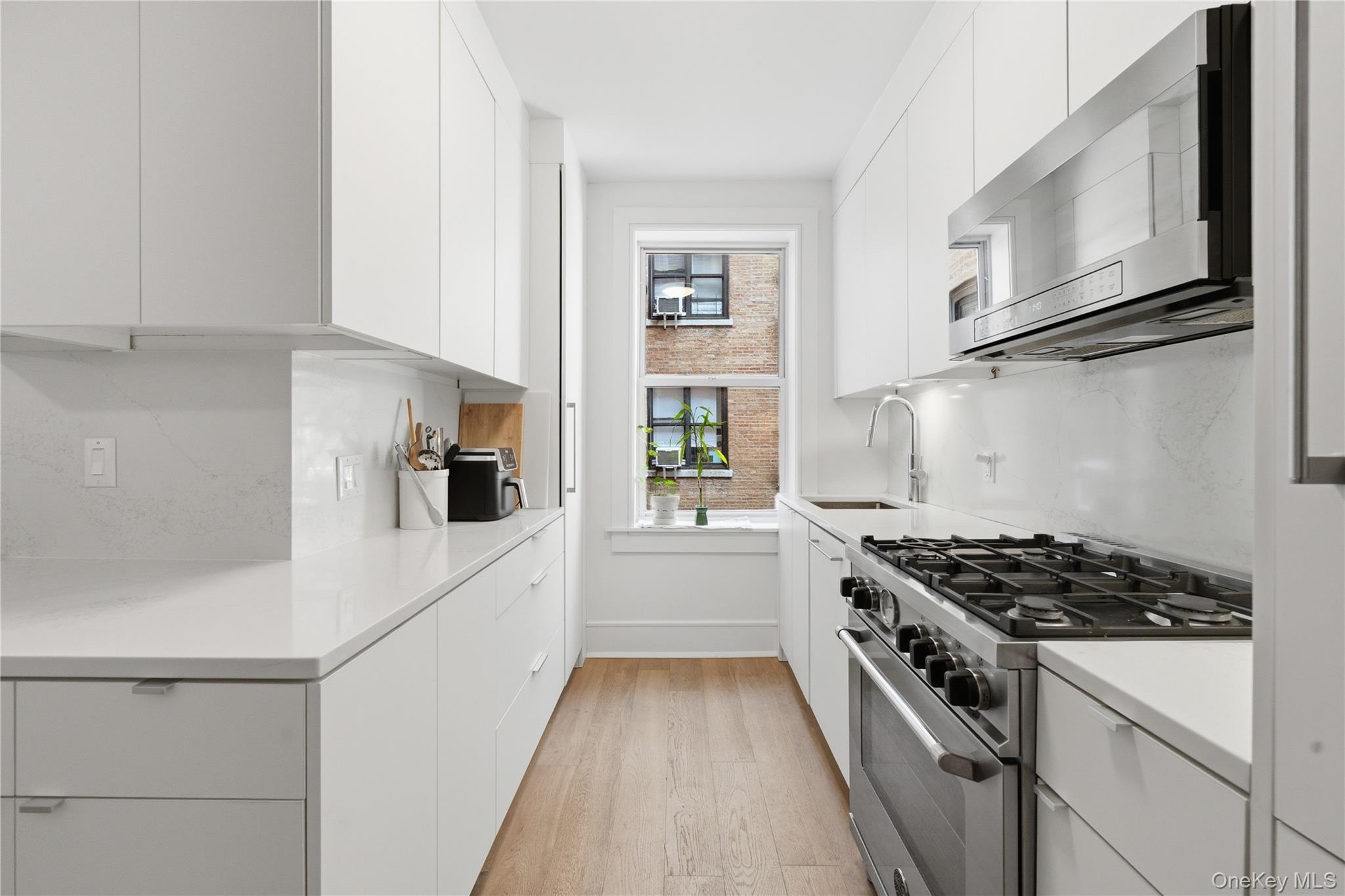 14809 Northern Boulevard, Unit 3C photo 3