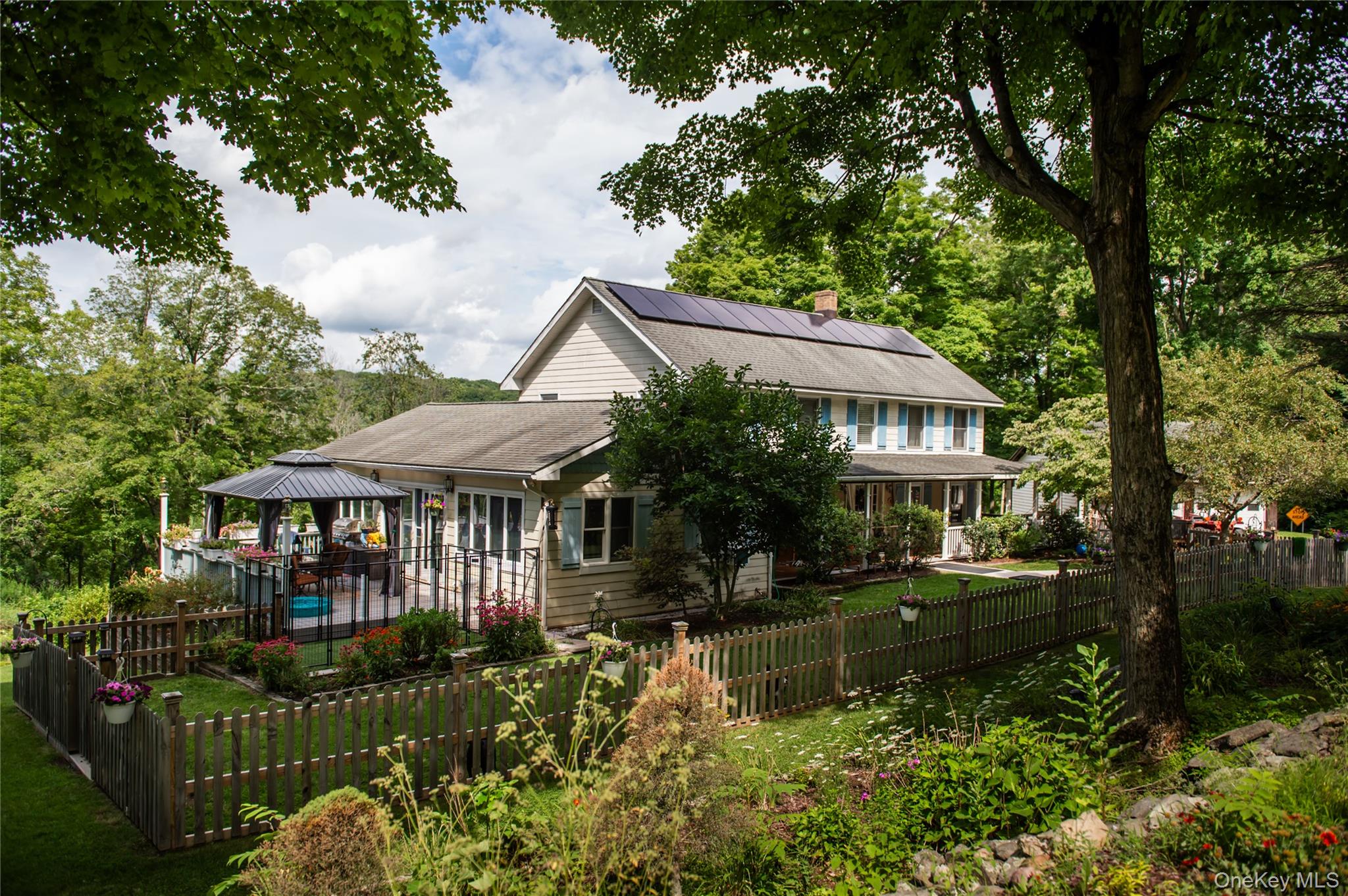 912-918 Hollow Road – For Sale photo 2
