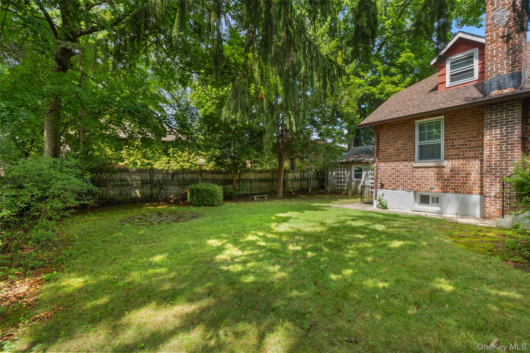 210 aka 206 Hollywood Avenue – For Sale photo 2