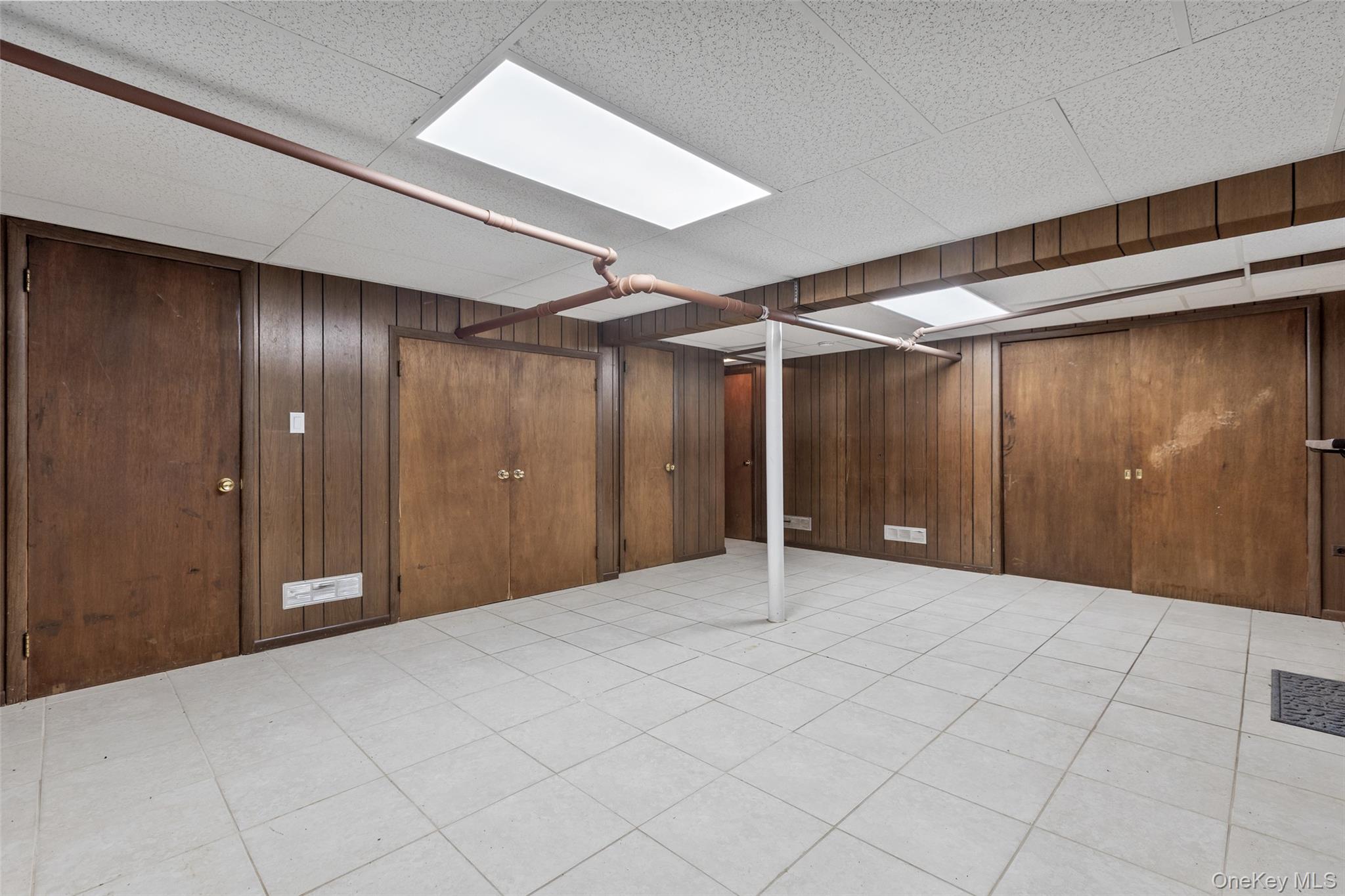 210 aka 206 Hollywood Avenue – For Sale photo 23