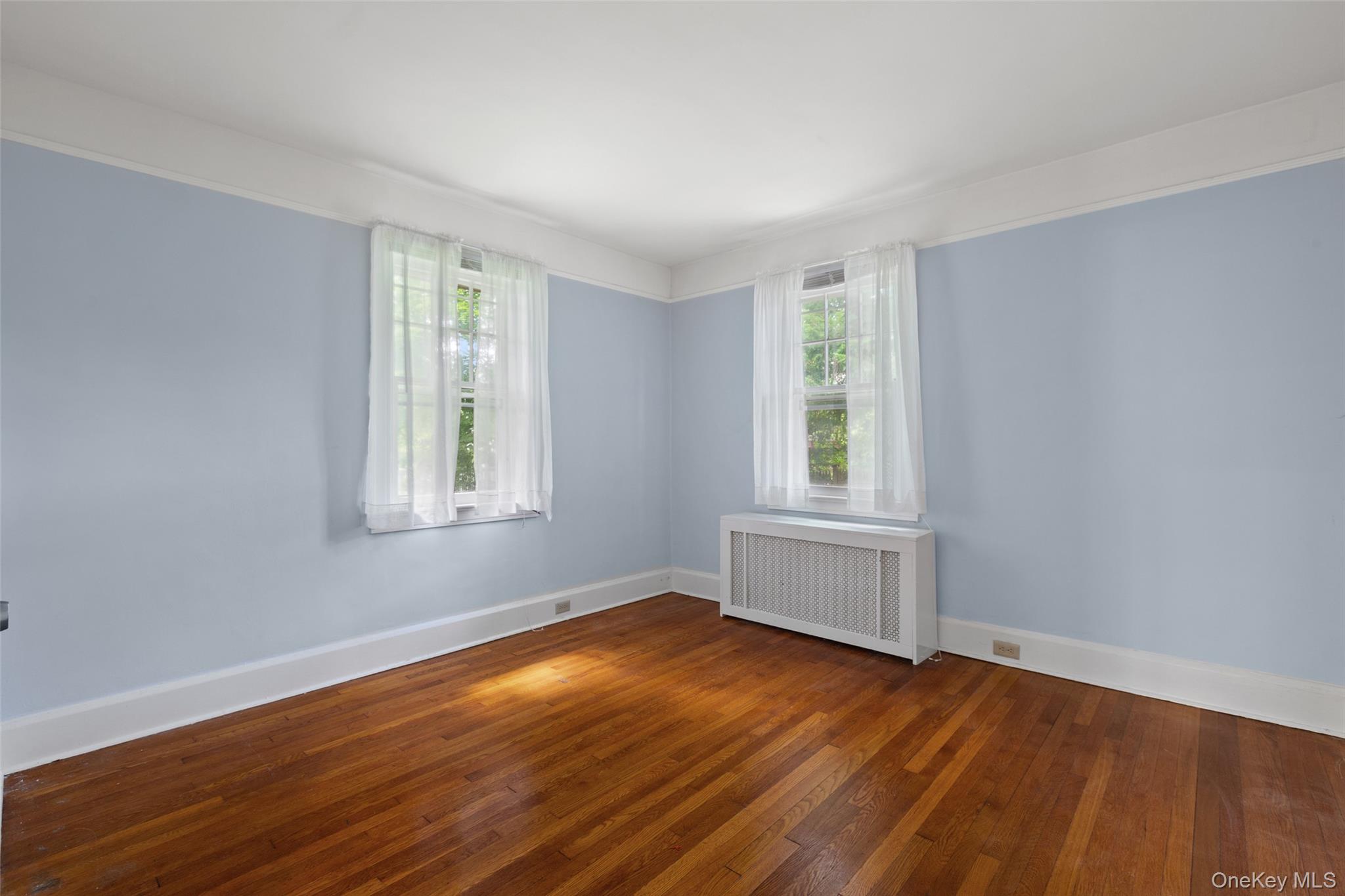 210 aka 206 Hollywood Avenue – For Sale photo 14