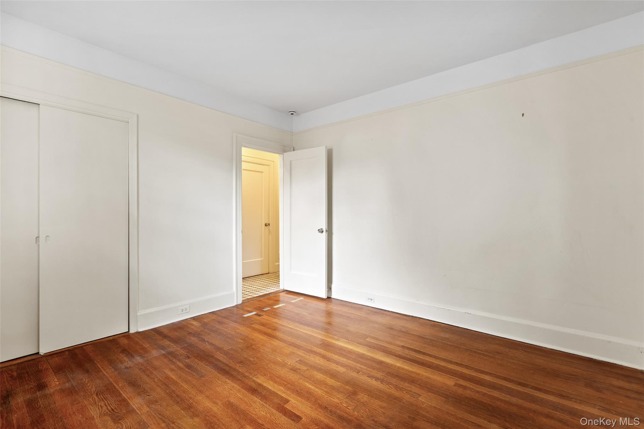 210 aka 206 Hollywood Avenue – For Sale photo 17