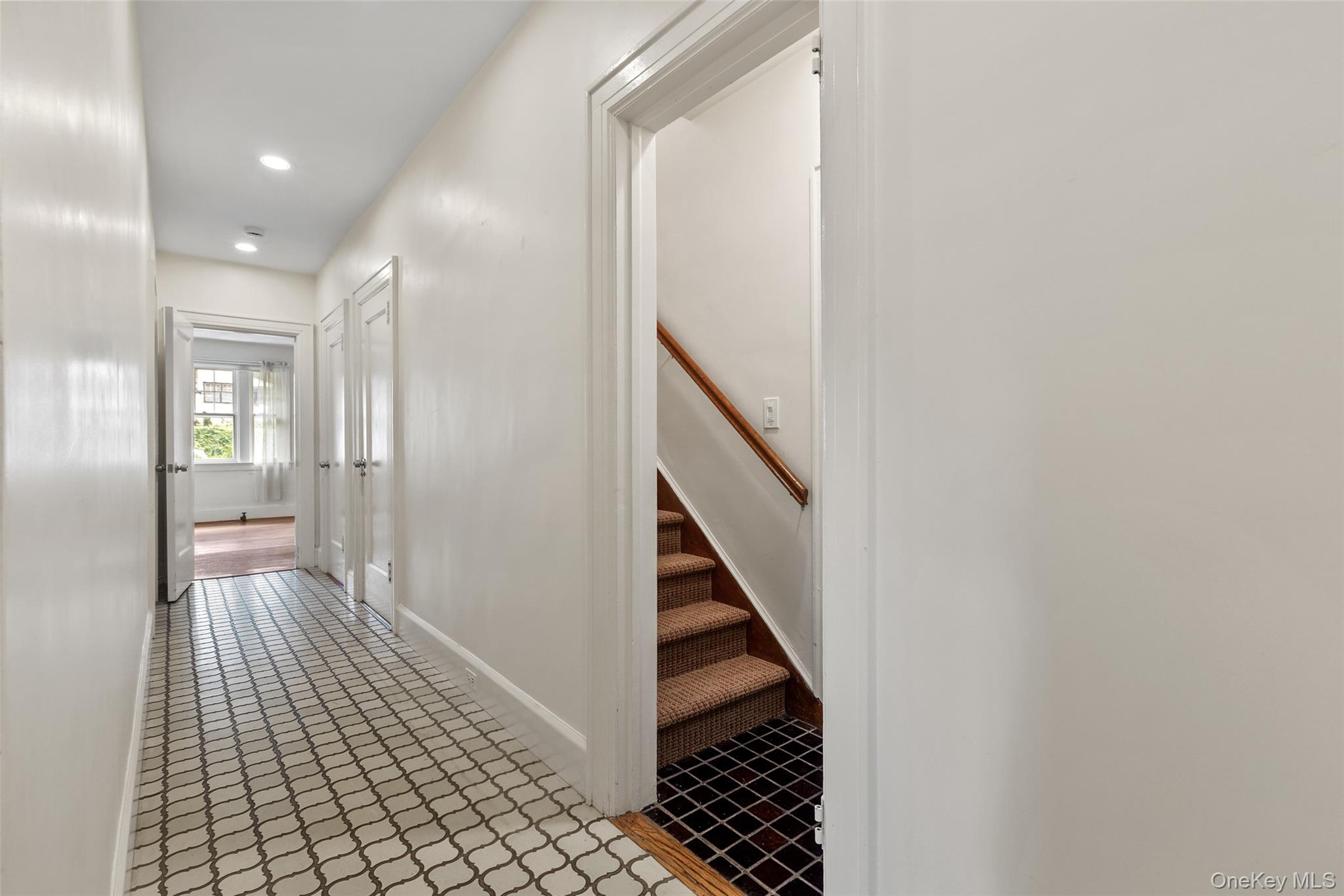 210 aka 206 Hollywood Avenue – For Sale photo 19