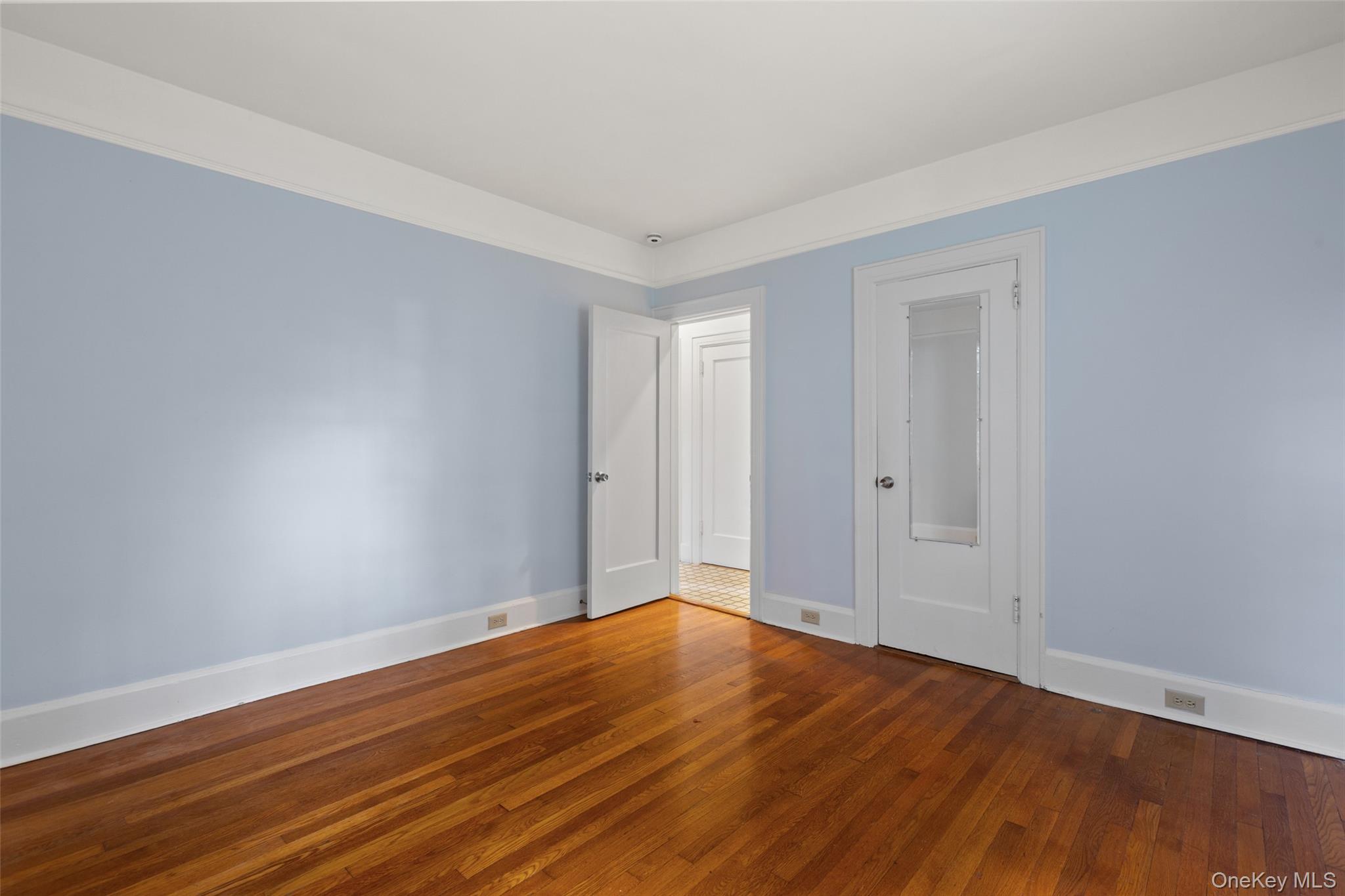 210 aka 206 Hollywood Avenue – For Sale photo 15