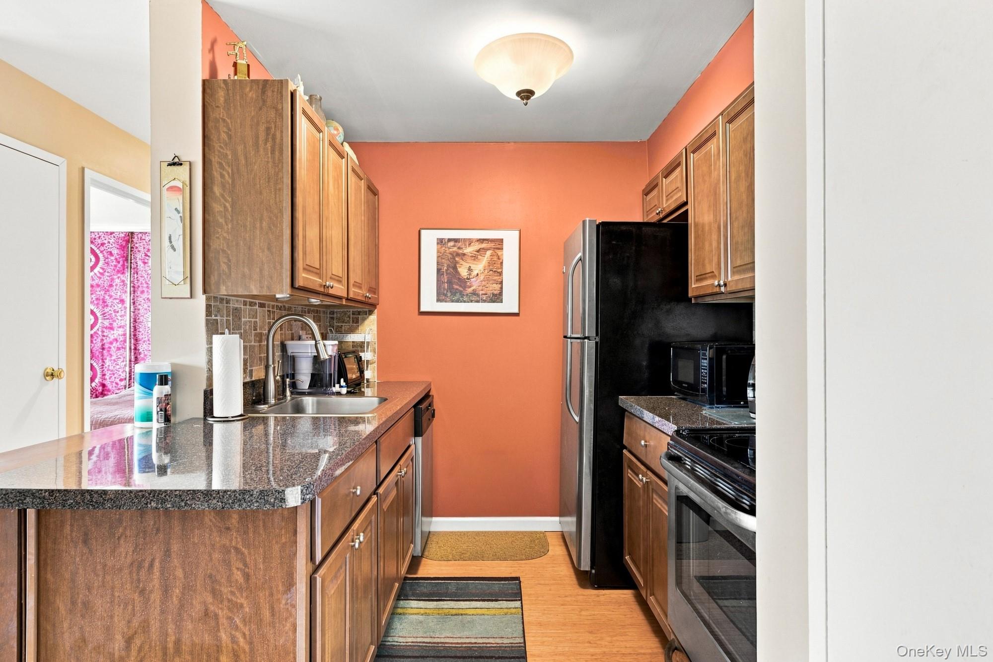 185 W Park Avenue, Unit 316 photo 3