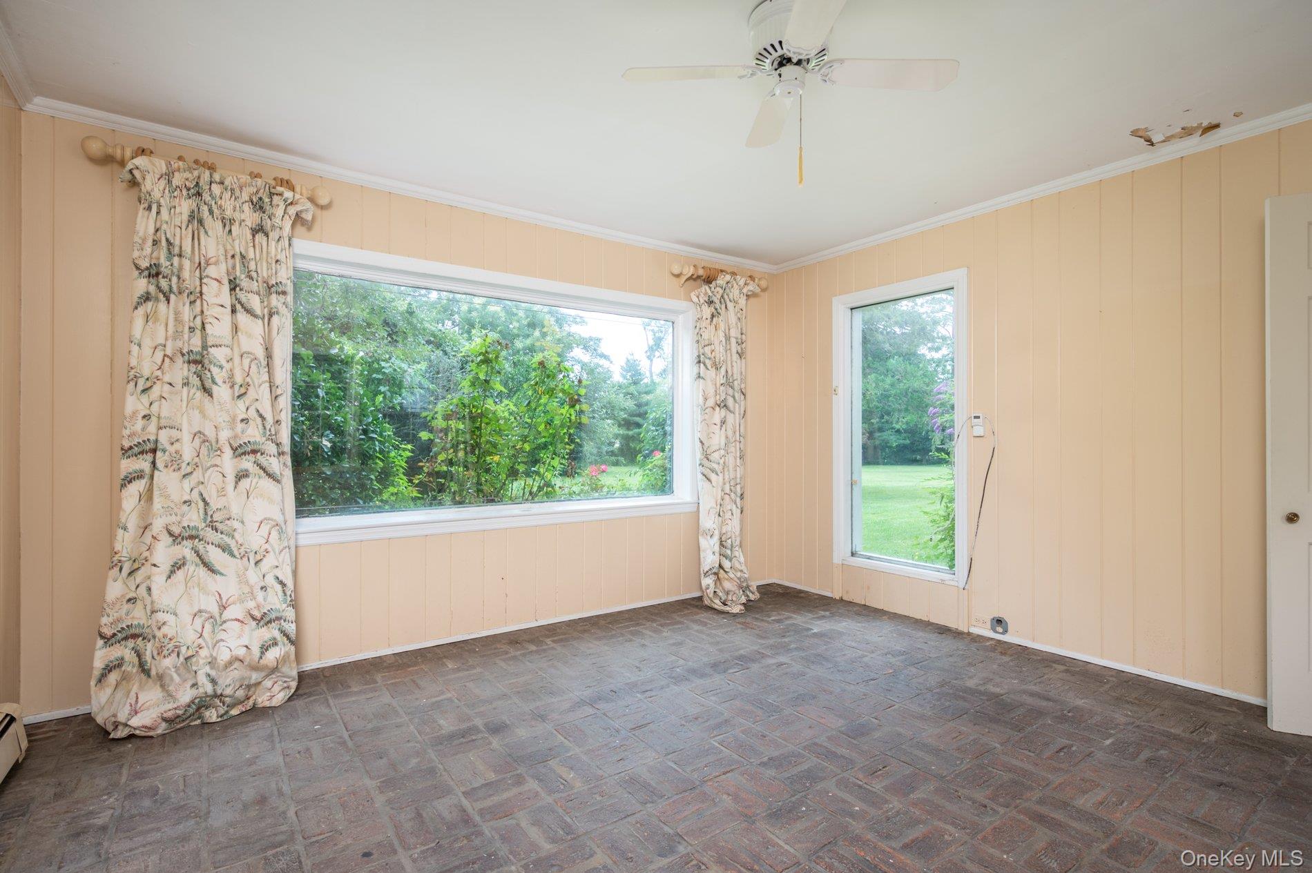 257 Adams Lane – For Sale photo 17