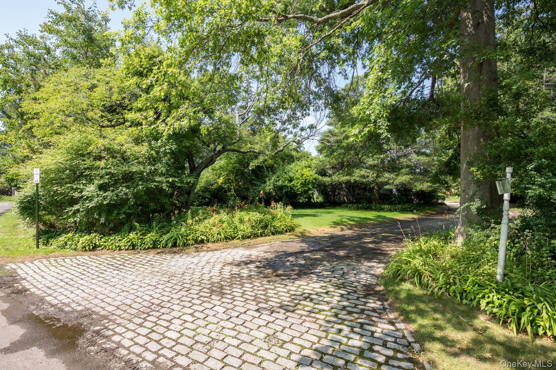257 Adams Lane – For Sale photo 18