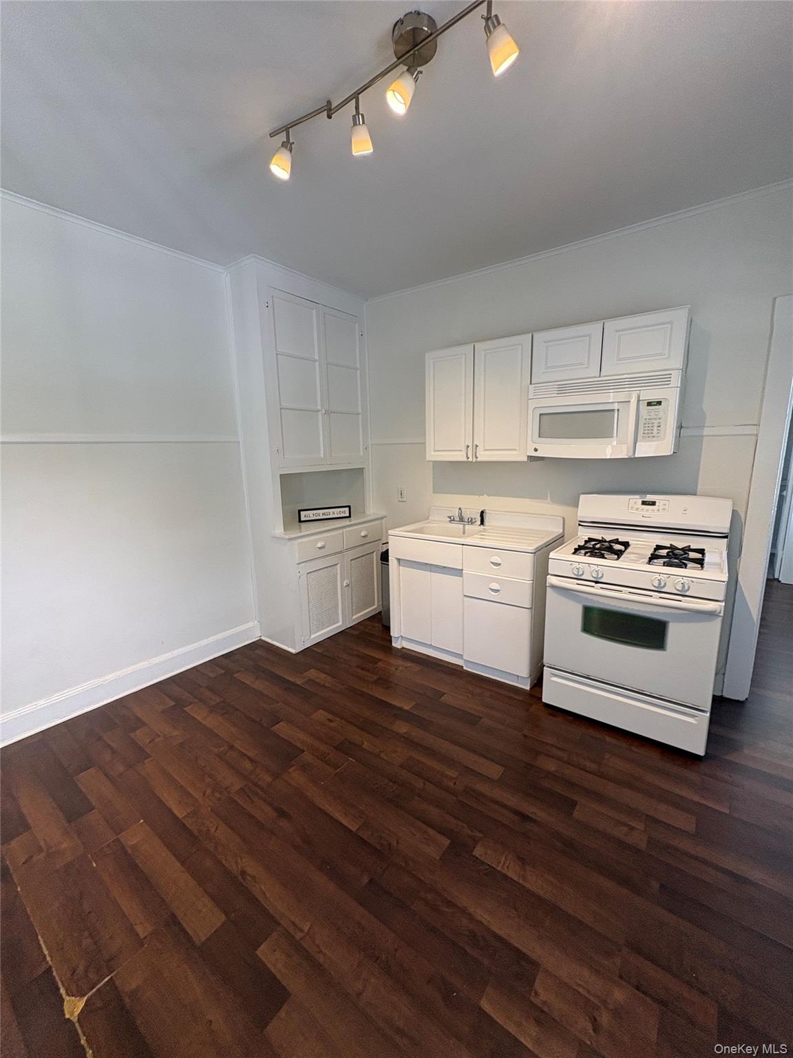 42 Pleasant Place – For Rent photo 5