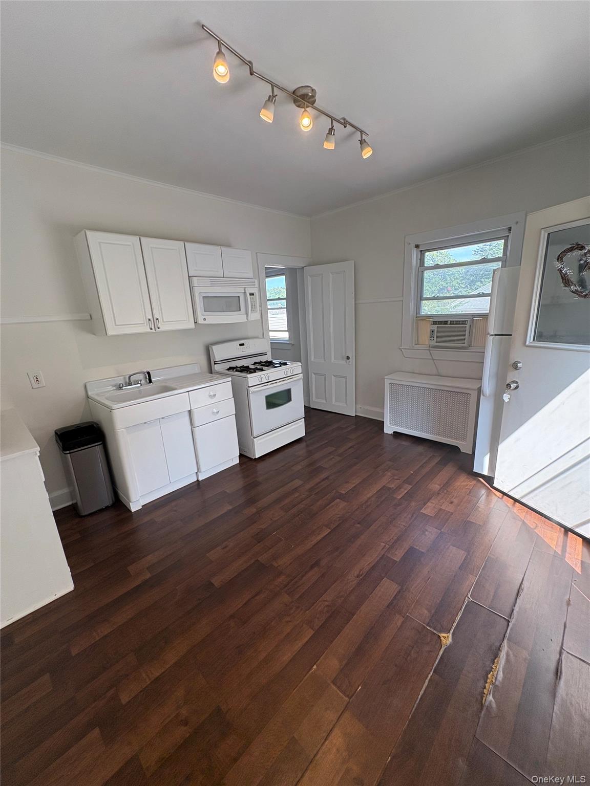 42 Pleasant Place – For Rent photo 4
