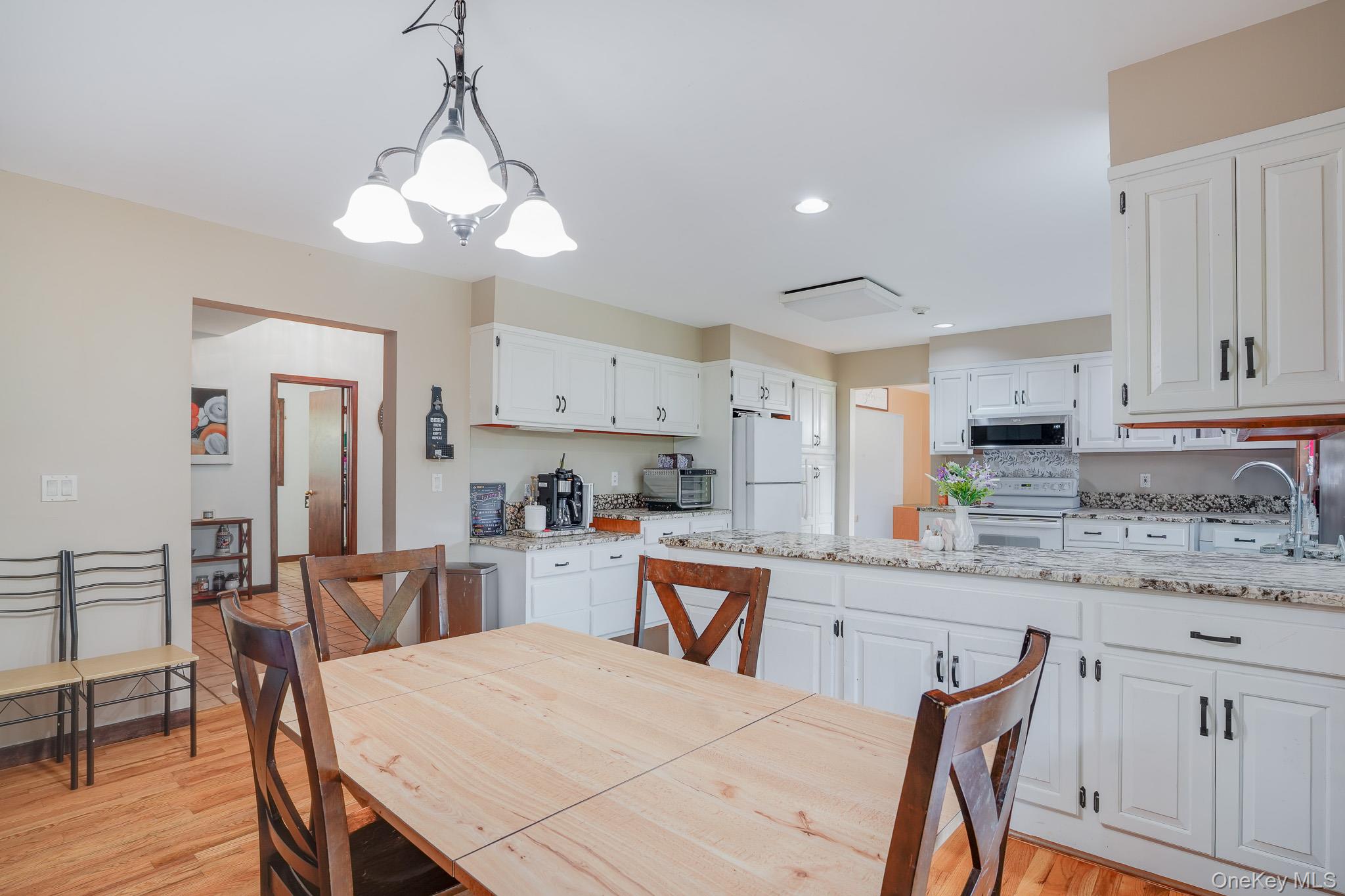 27 Patricia Drive – For Sale photo 3