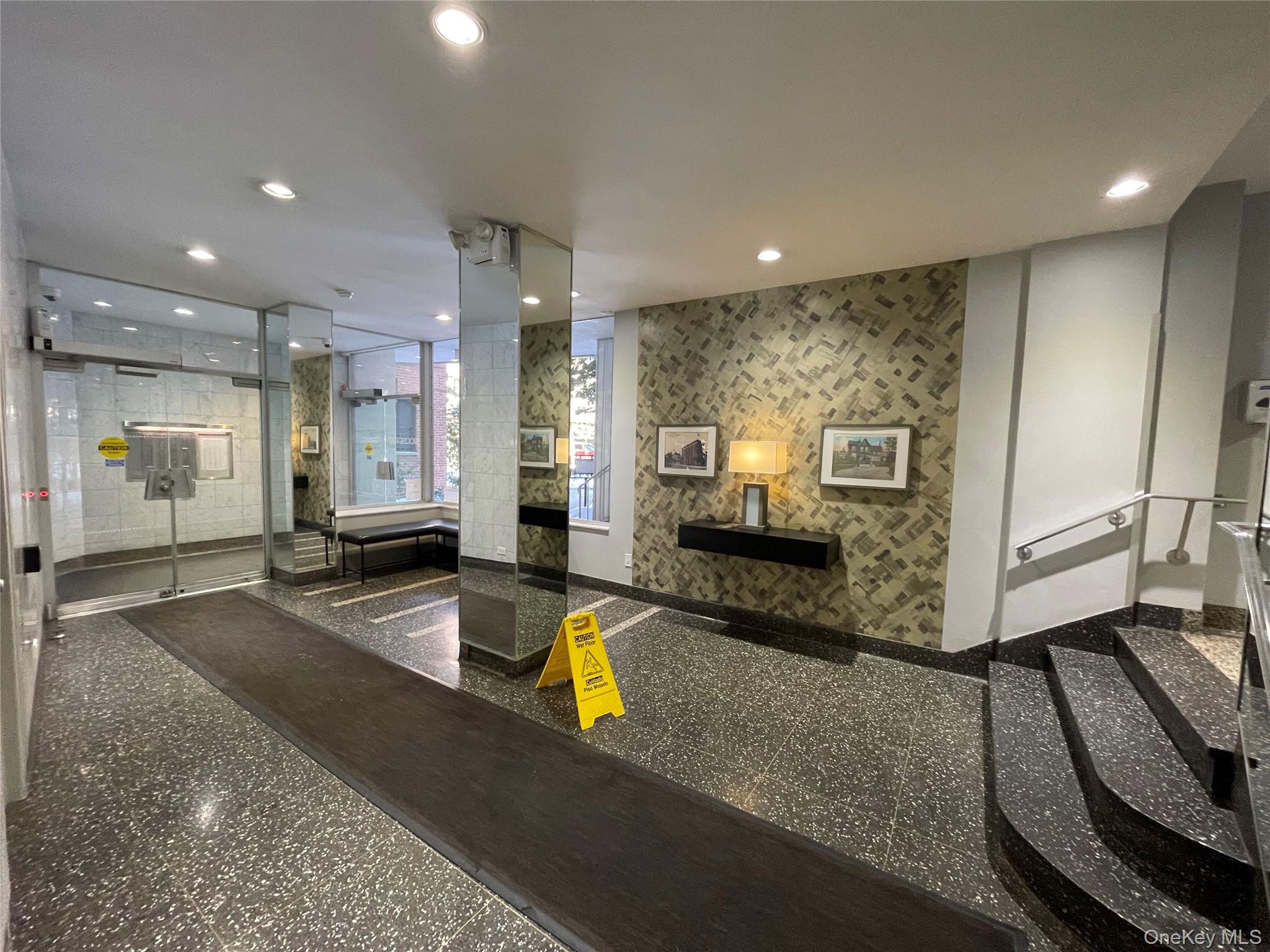 35-31 85 Street, Unit 8L photo 2