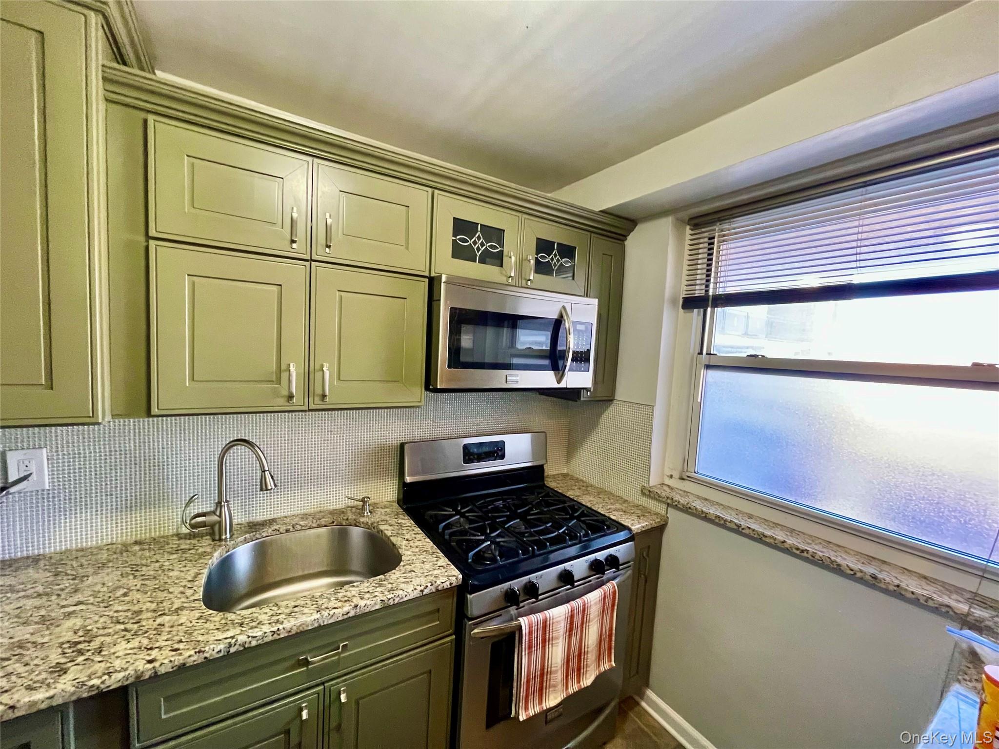 35-31 85 Street, Unit 8L photo 10