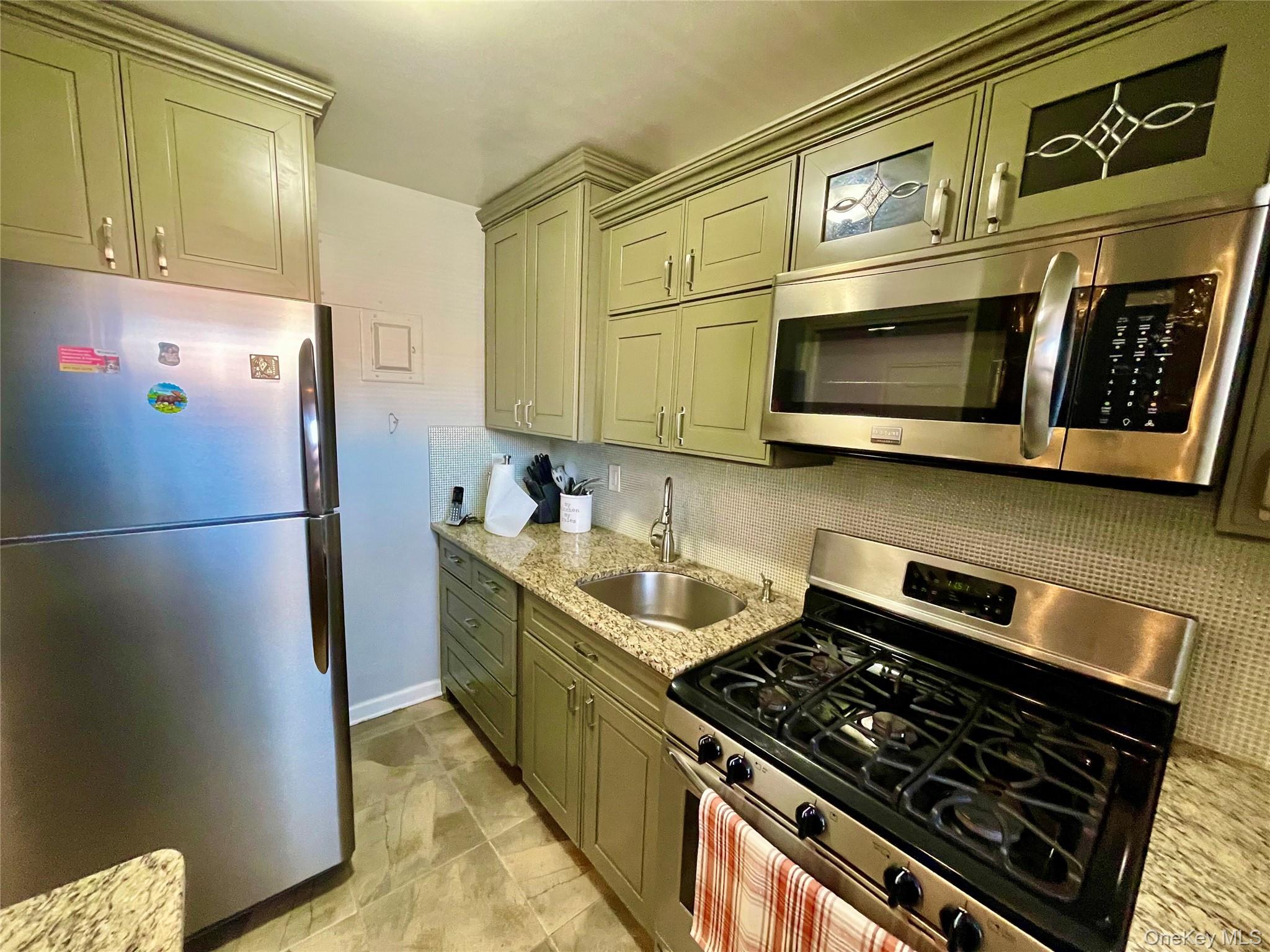 35-31 85 Street, Unit 8L photo 9