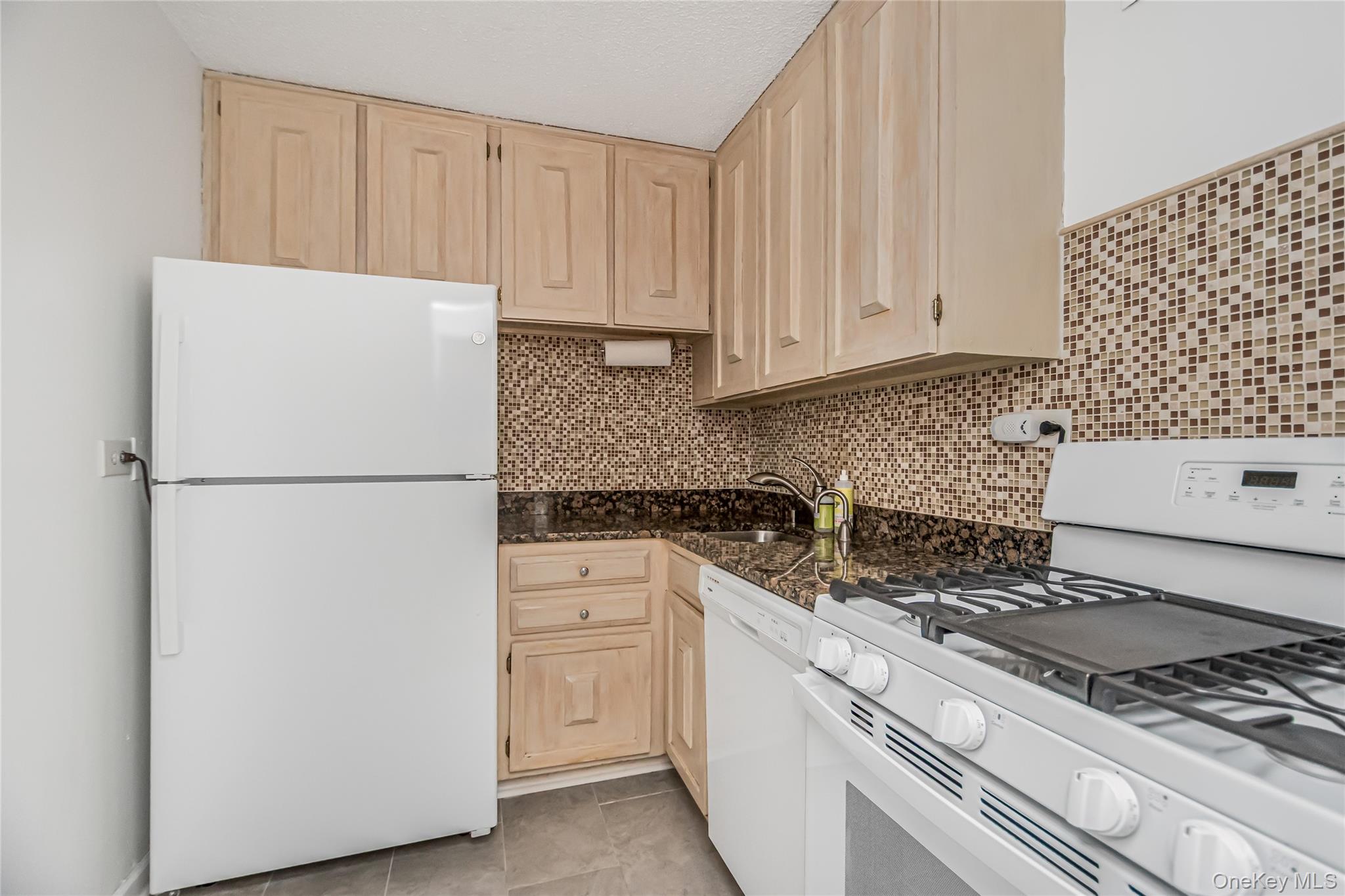 3333 Henry Hudson Parkway, Unit 22C photo 4