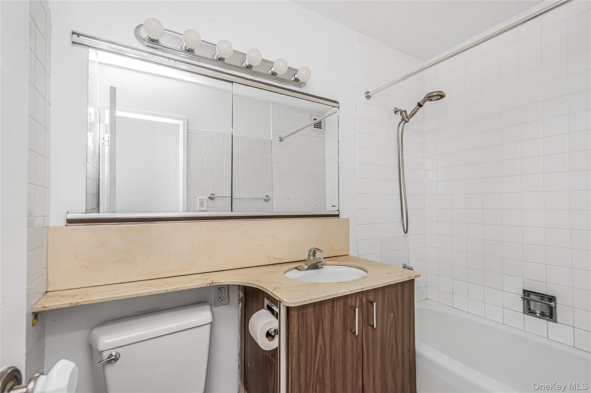 3333 Henry Hudson Parkway, Unit 22C photo 8