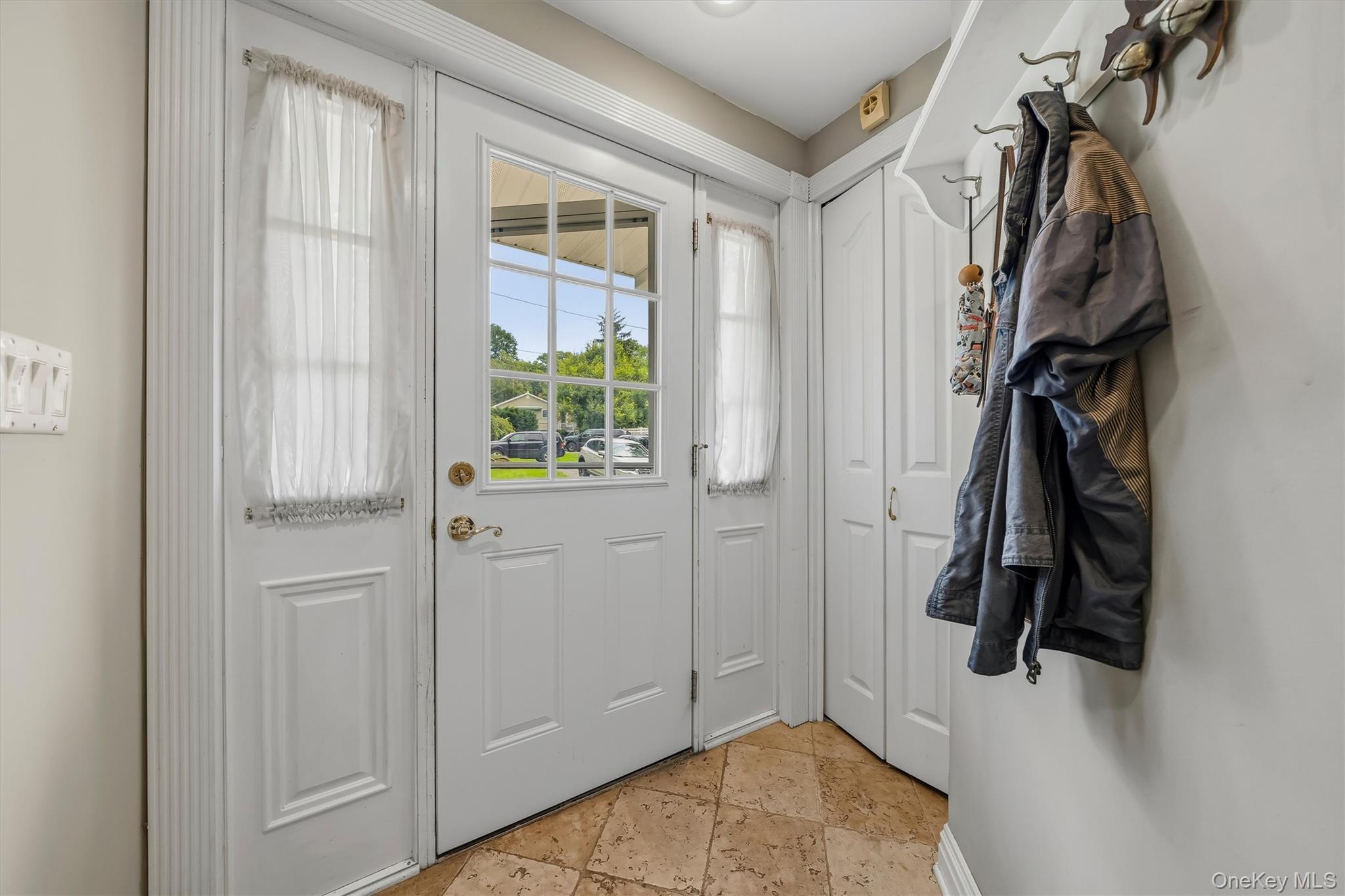 7 Locust Drive – For Sale photo 5