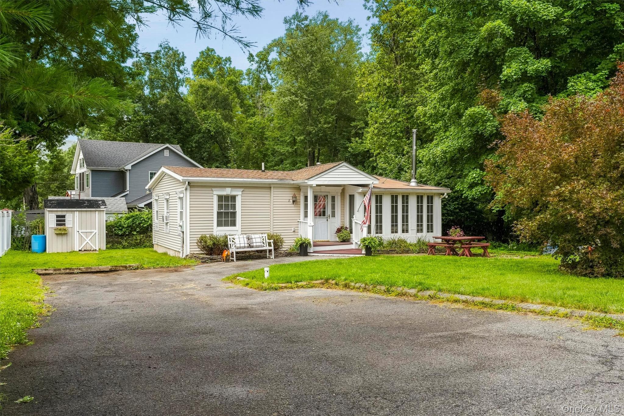 7 Locust Drive – For Sale photo 2