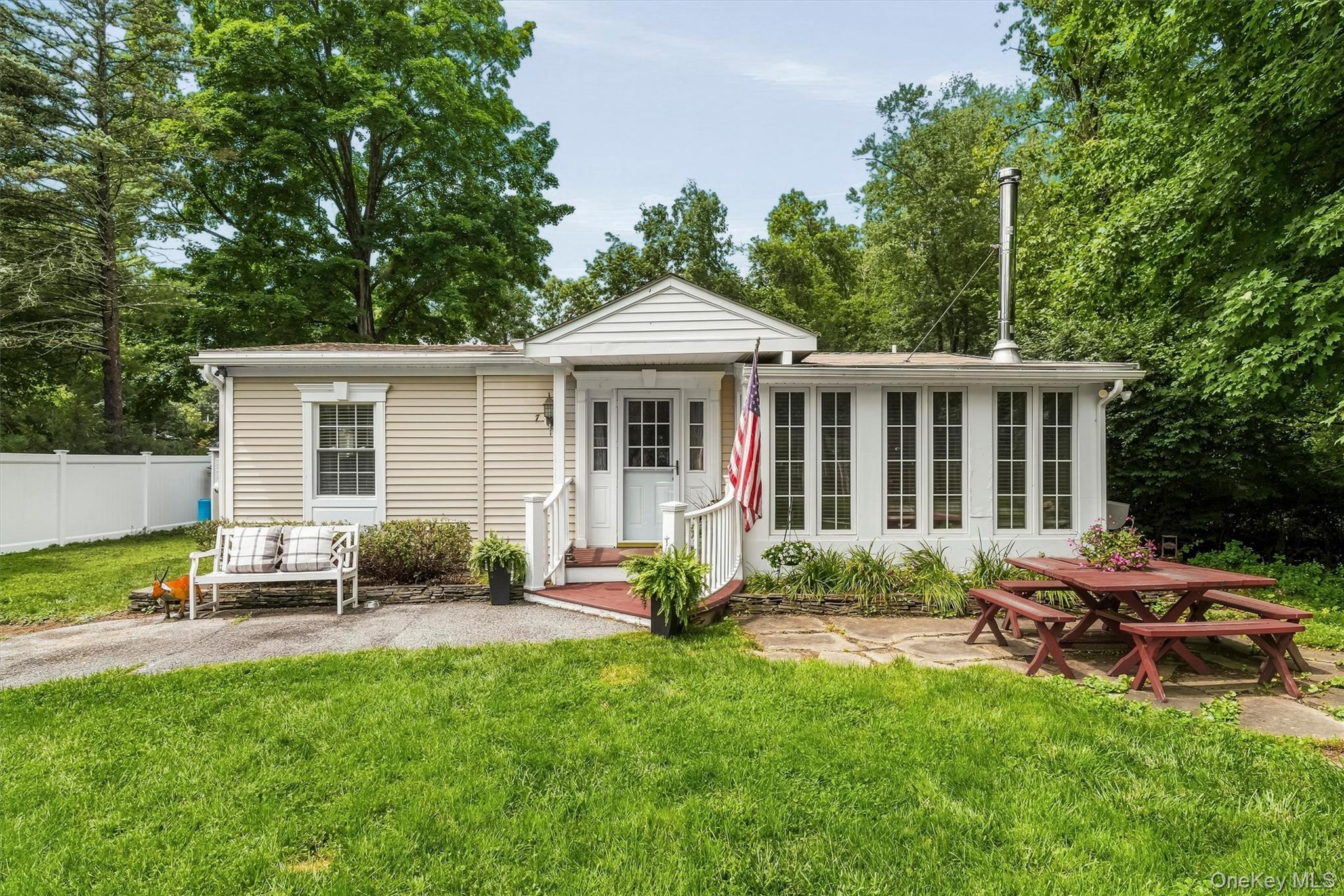 7 Locust Drive – For Sale