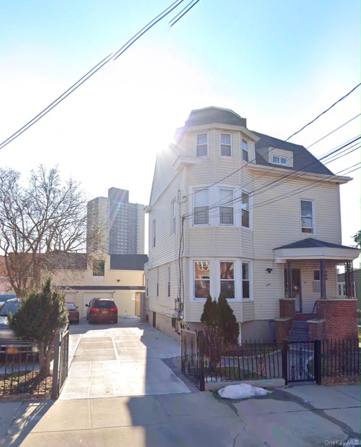 846 E 215th Street – For Sale