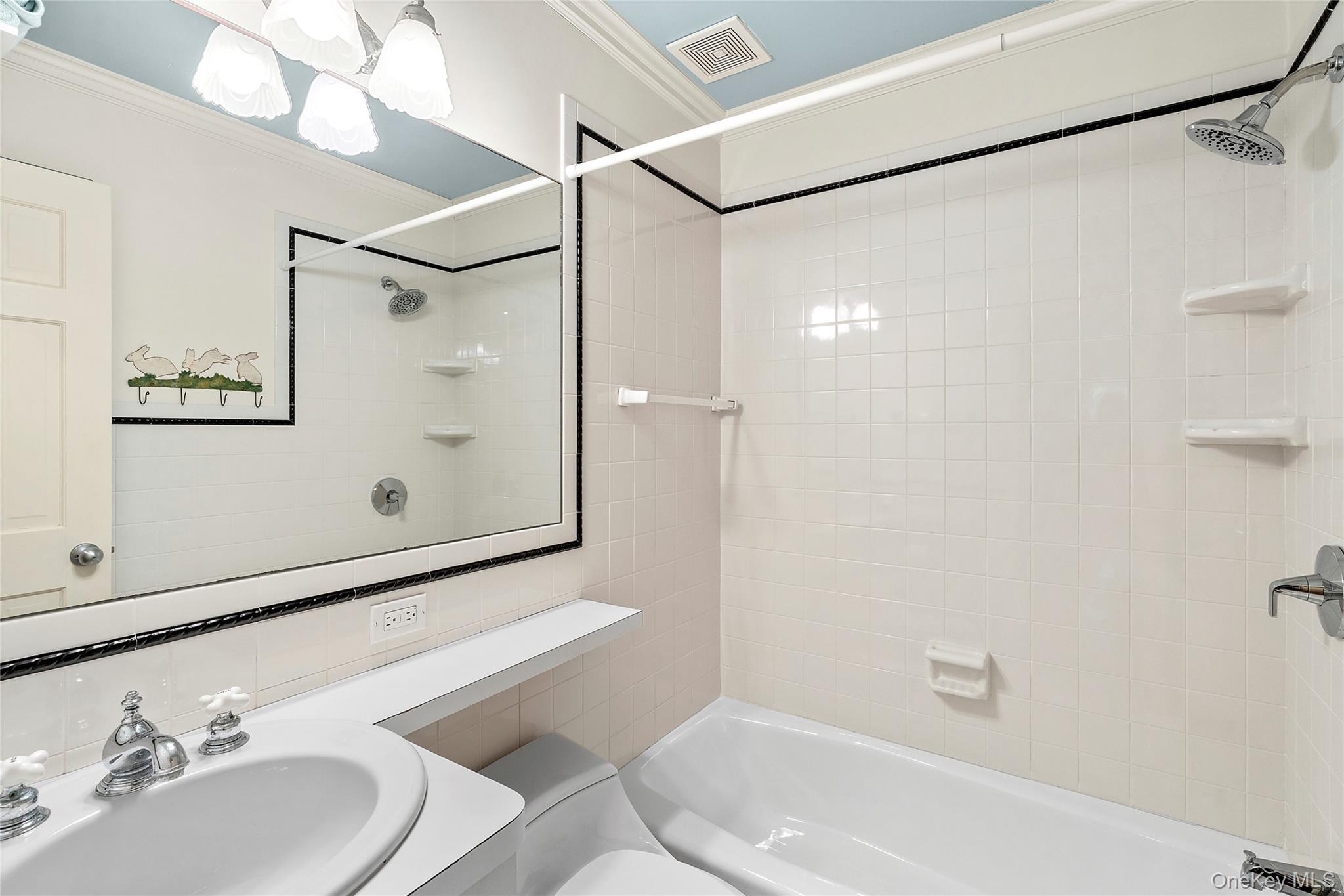 405 Dune Road – For Sale photo 17