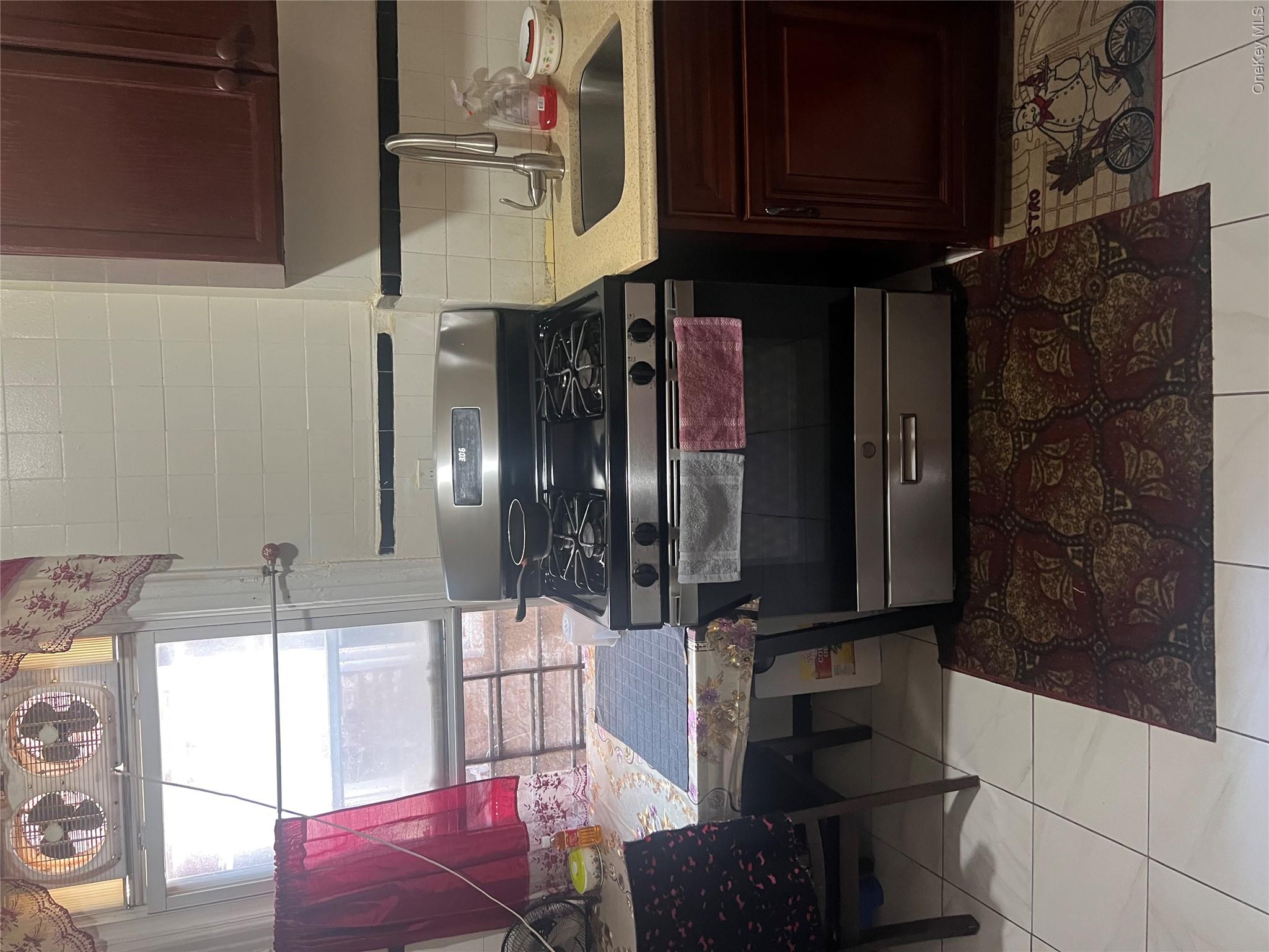 1285 Saint Lawrence Avenue – For Sale photo 2