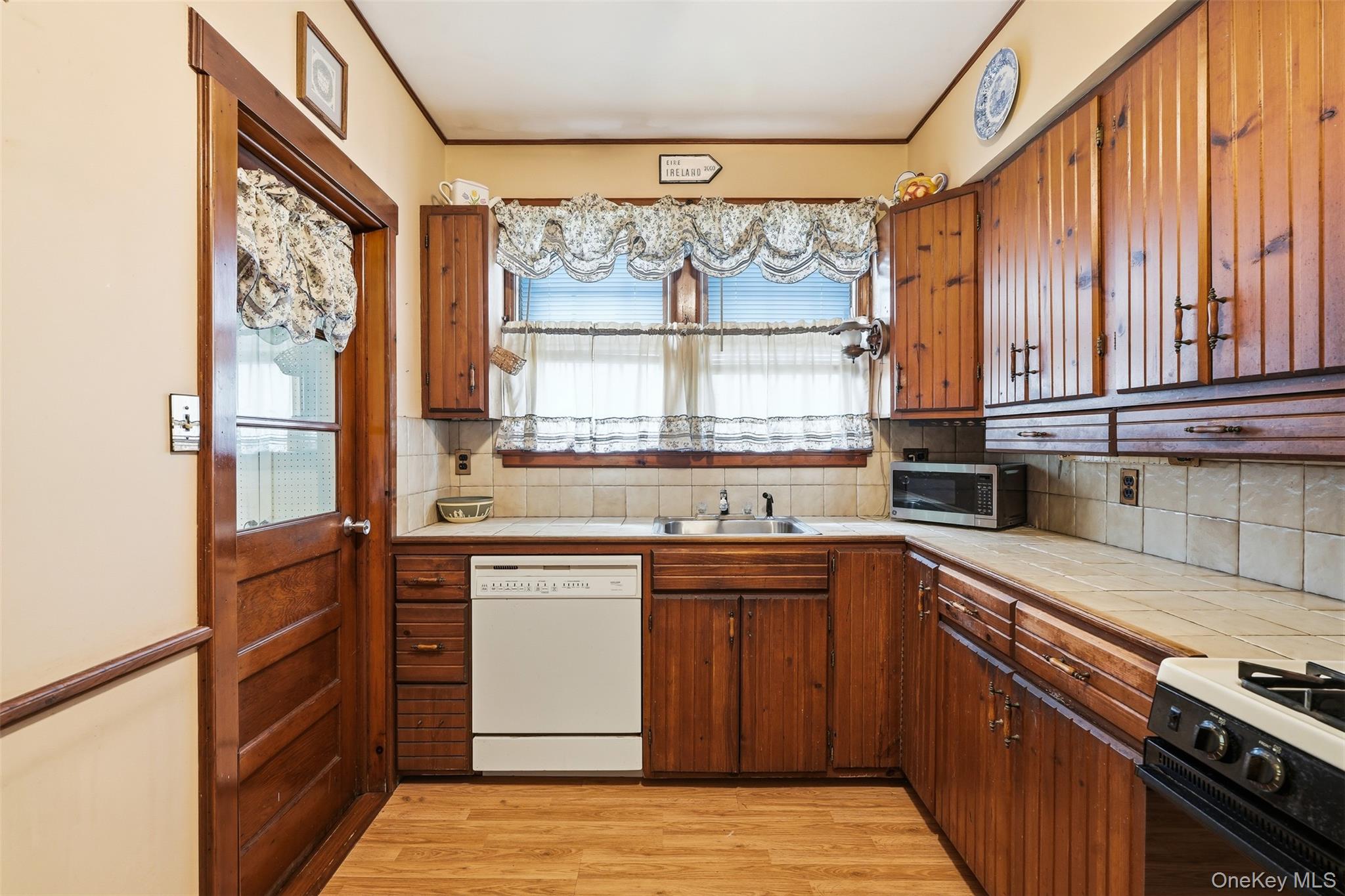 215 Demorest Avenue – For Sale photo 20