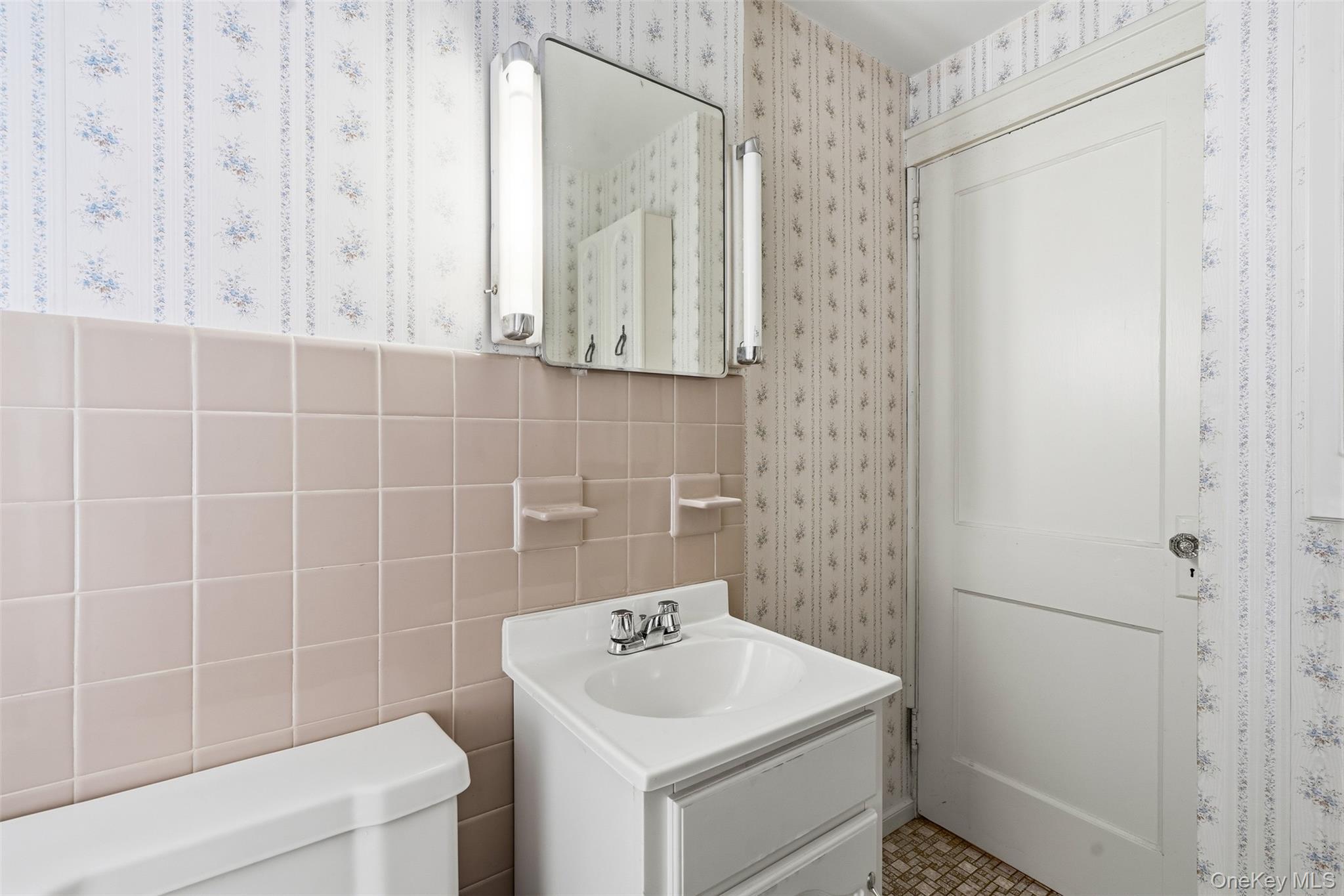 215 Demorest Avenue – For Sale photo 31