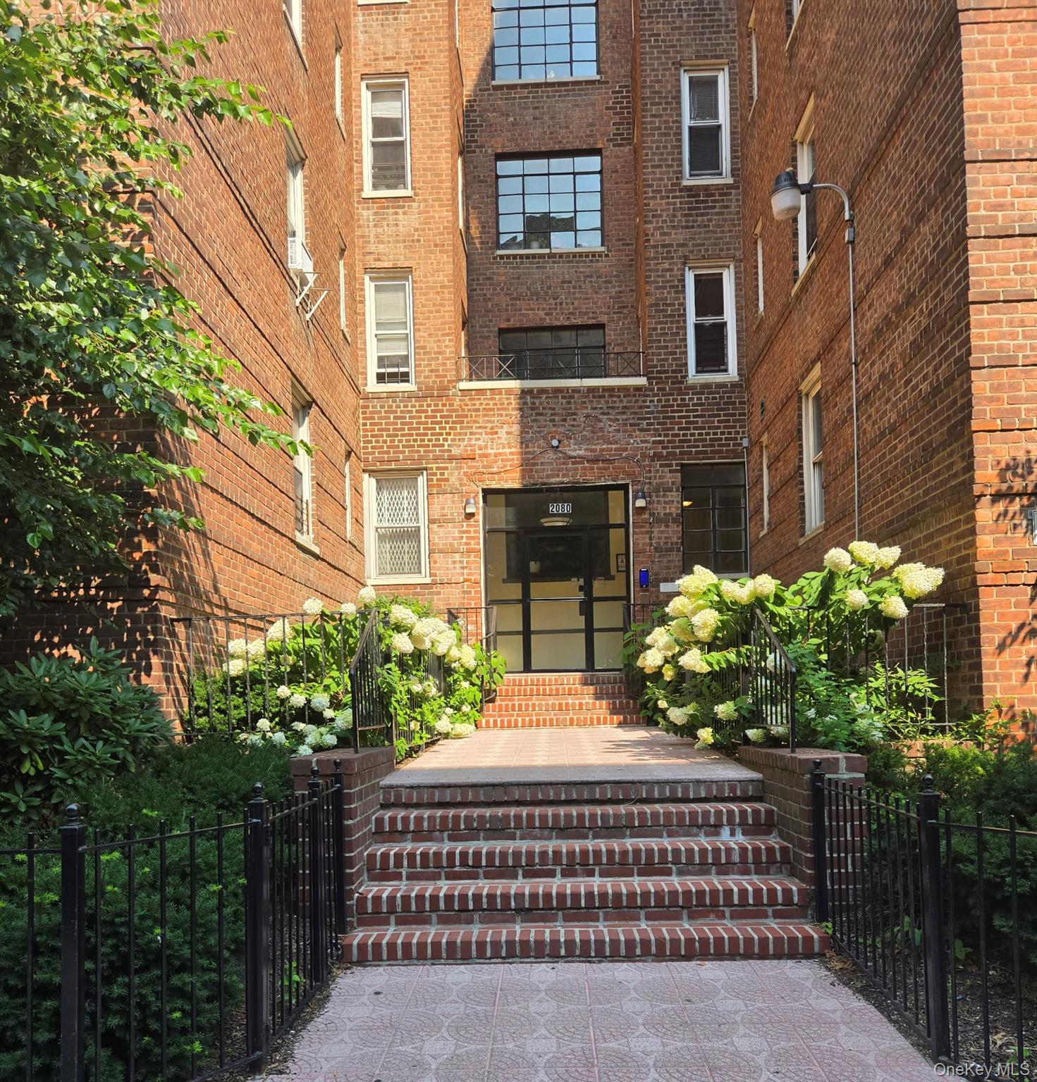 2080 Barnes Avenue, Unit 5B