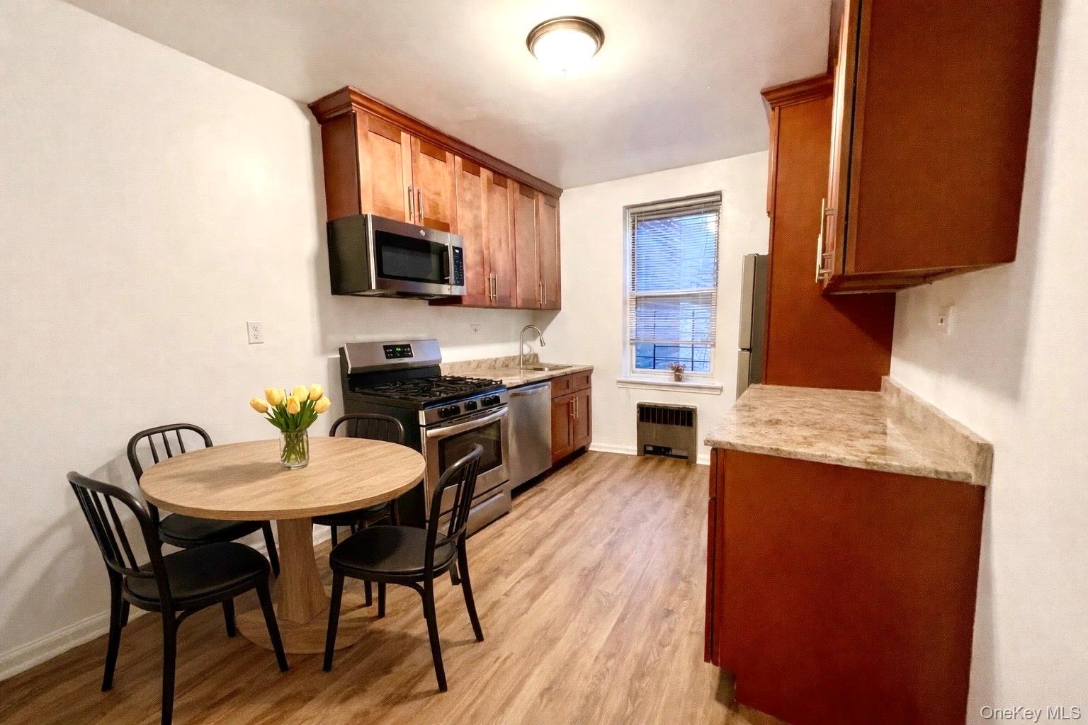 2080 Barnes Avenue, Unit 5B photo 2