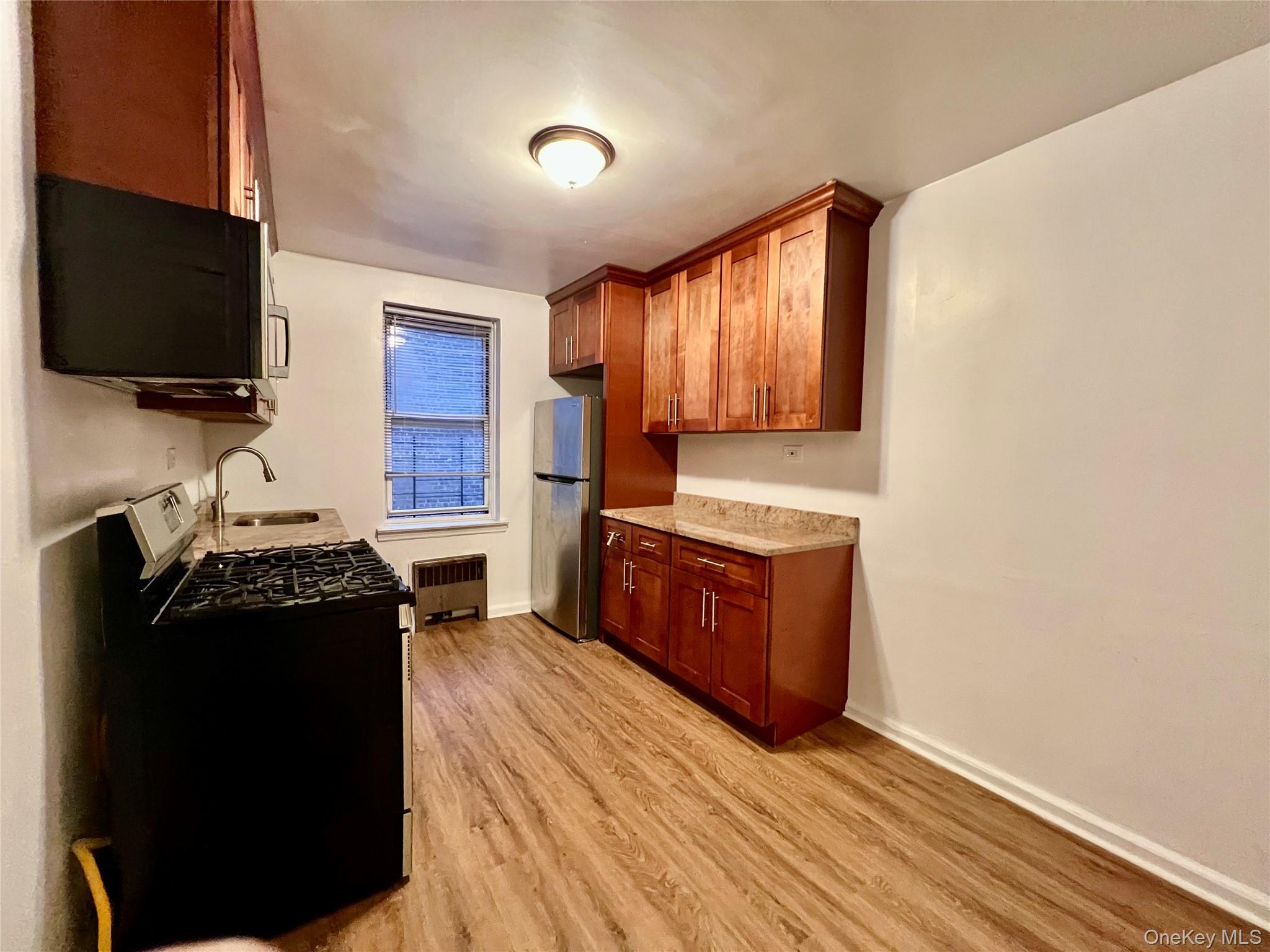 2080 Barnes Avenue, Unit 5B photo 3
