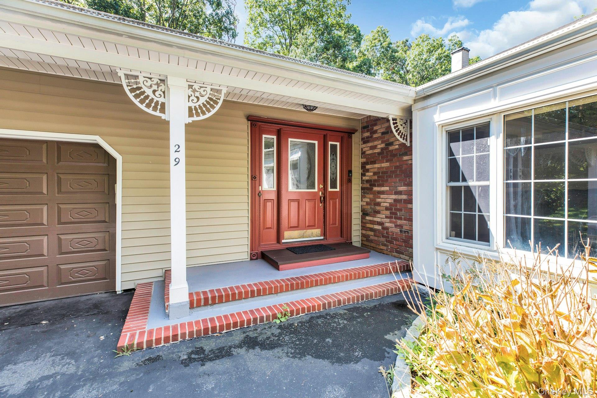 29 Columbine Avenue N – For Sale photo 3
