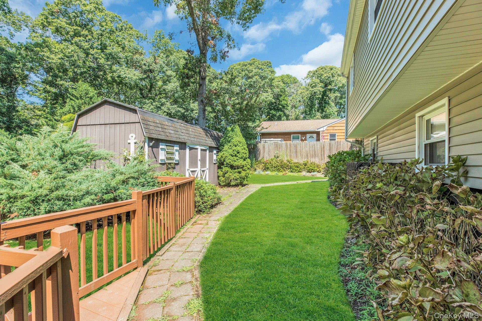 29 Columbine Avenue N – For Sale photo 35