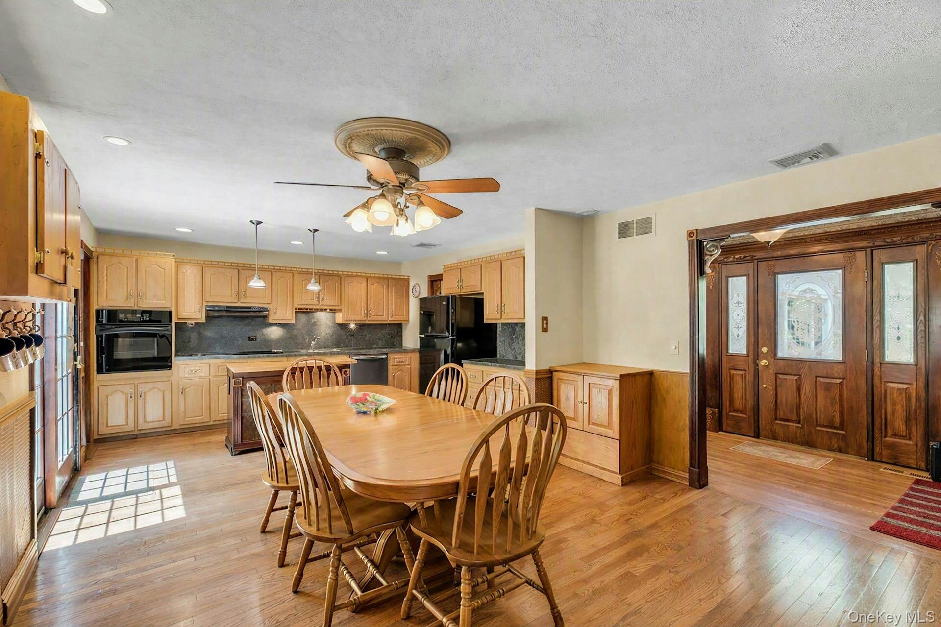 29 Columbine Avenue N – For Sale photo 19