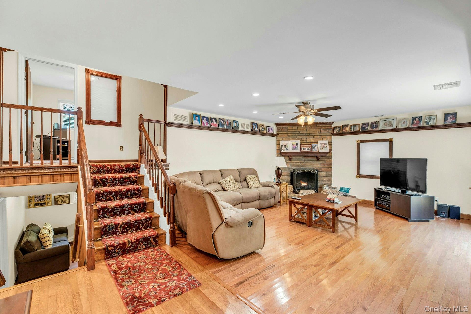 29 Columbine Avenue N – For Sale photo 5