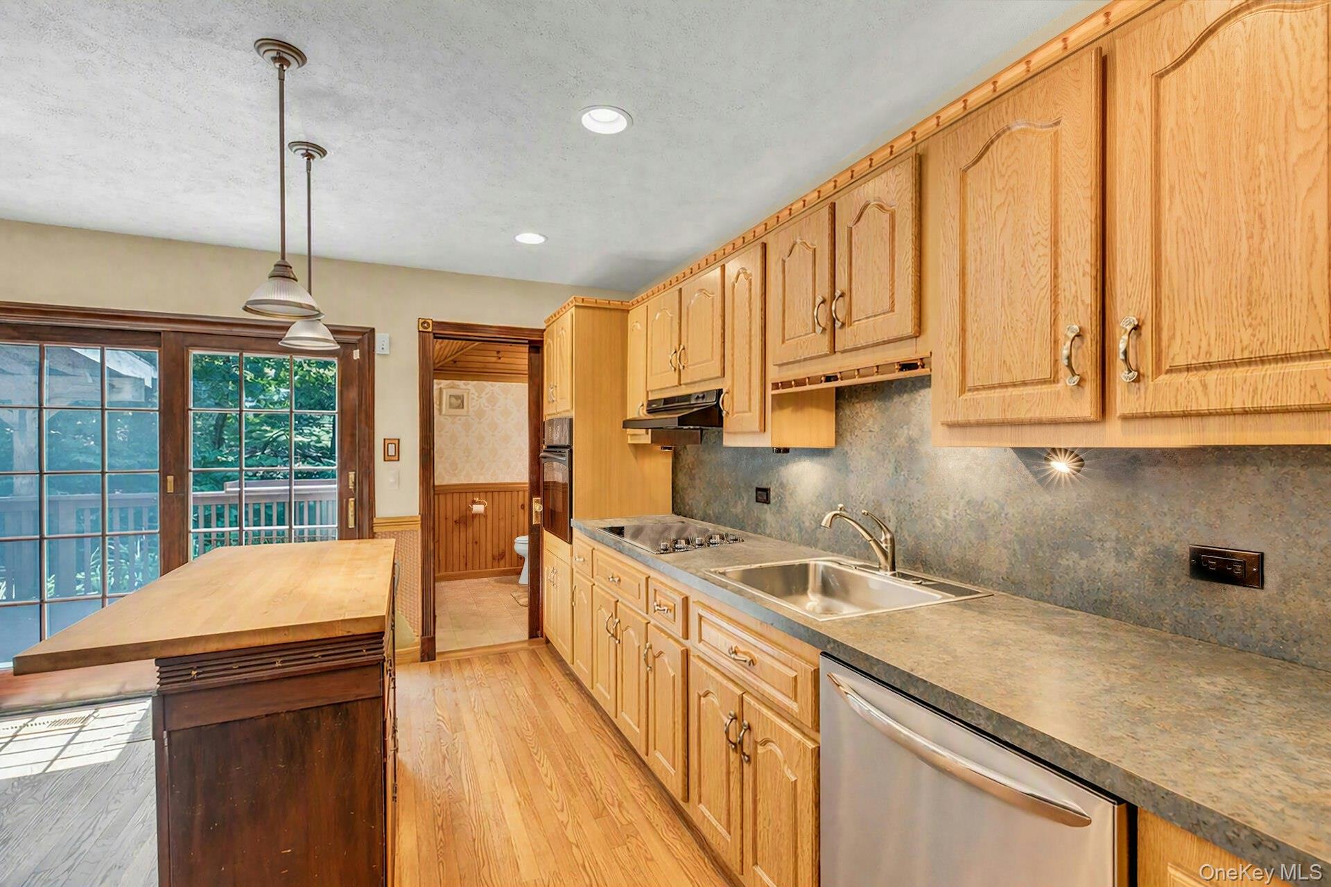 29 Columbine Avenue N – For Sale photo 21