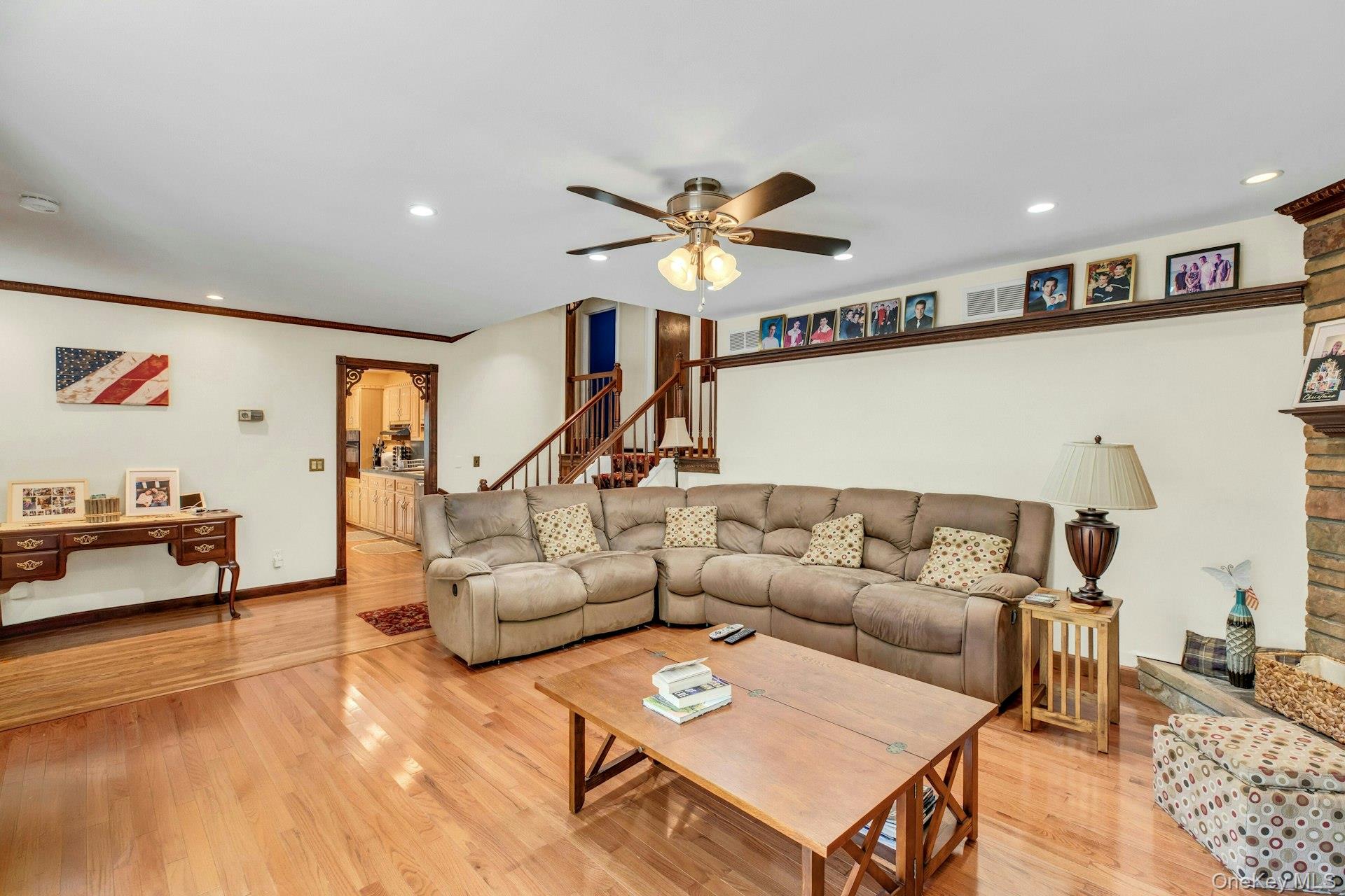 29 Columbine Avenue N – For Sale photo 8