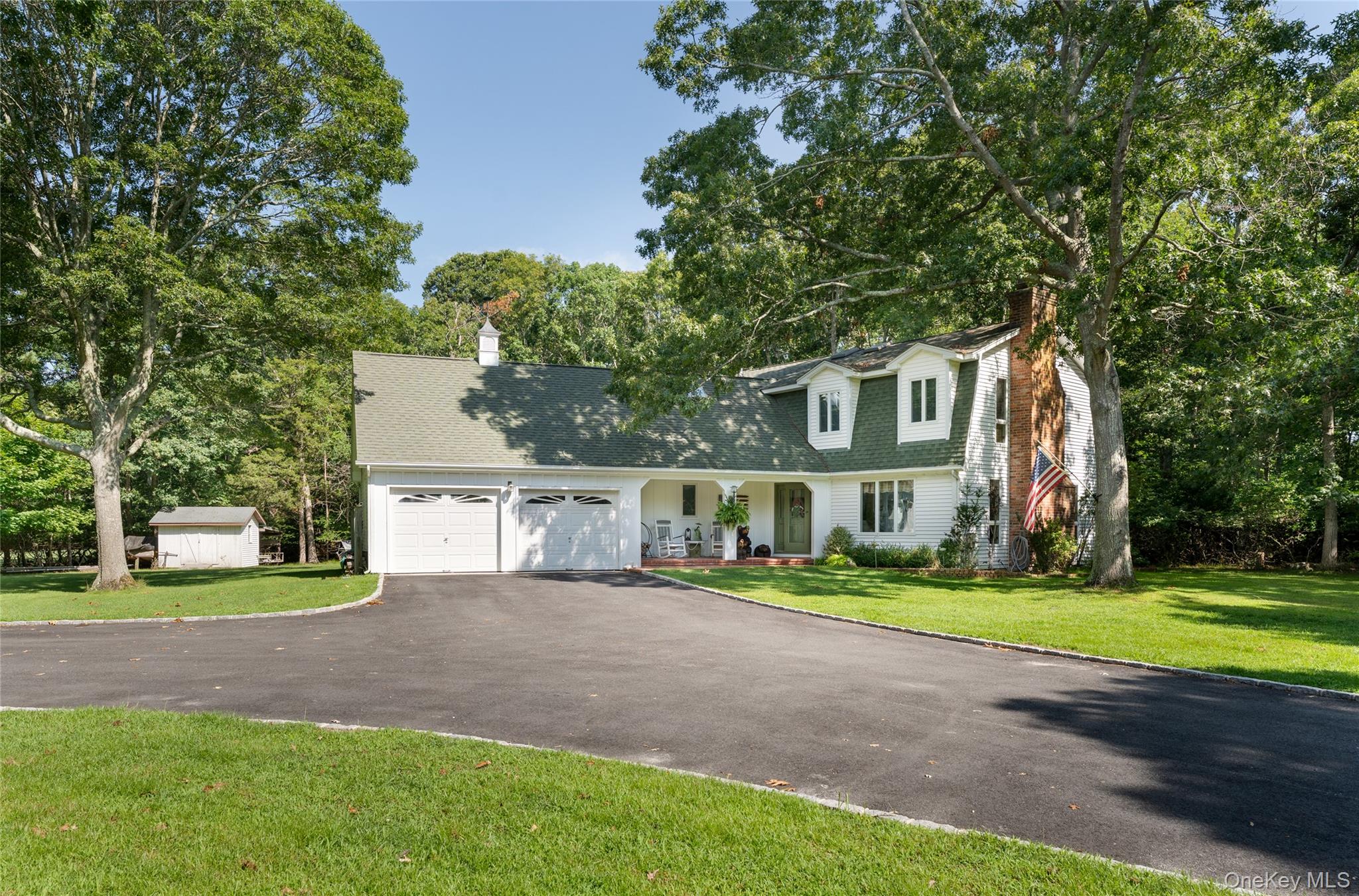 21 Bay Avenue W – For Sale
