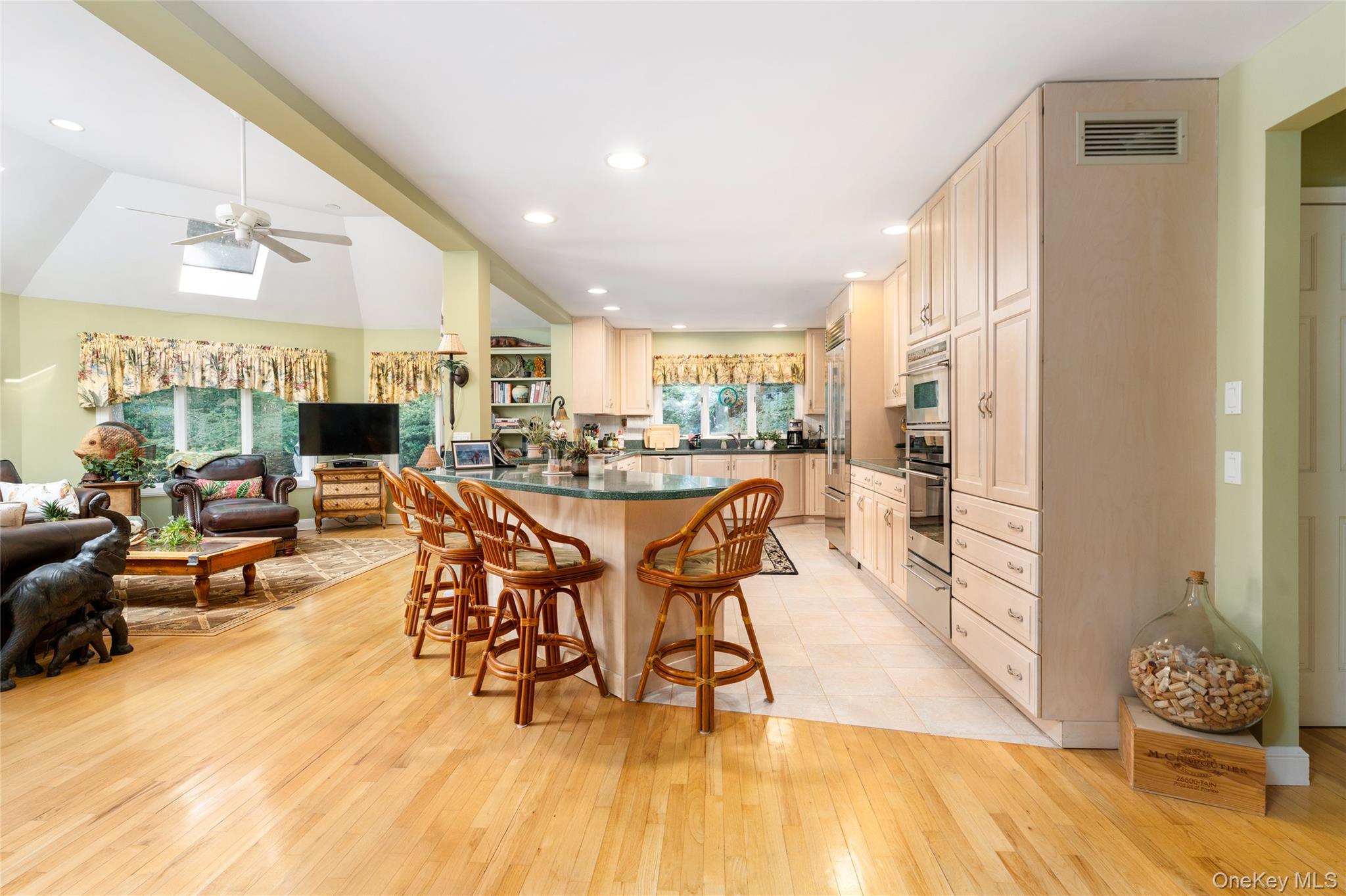 21 Bay Avenue W – For Sale photo 16