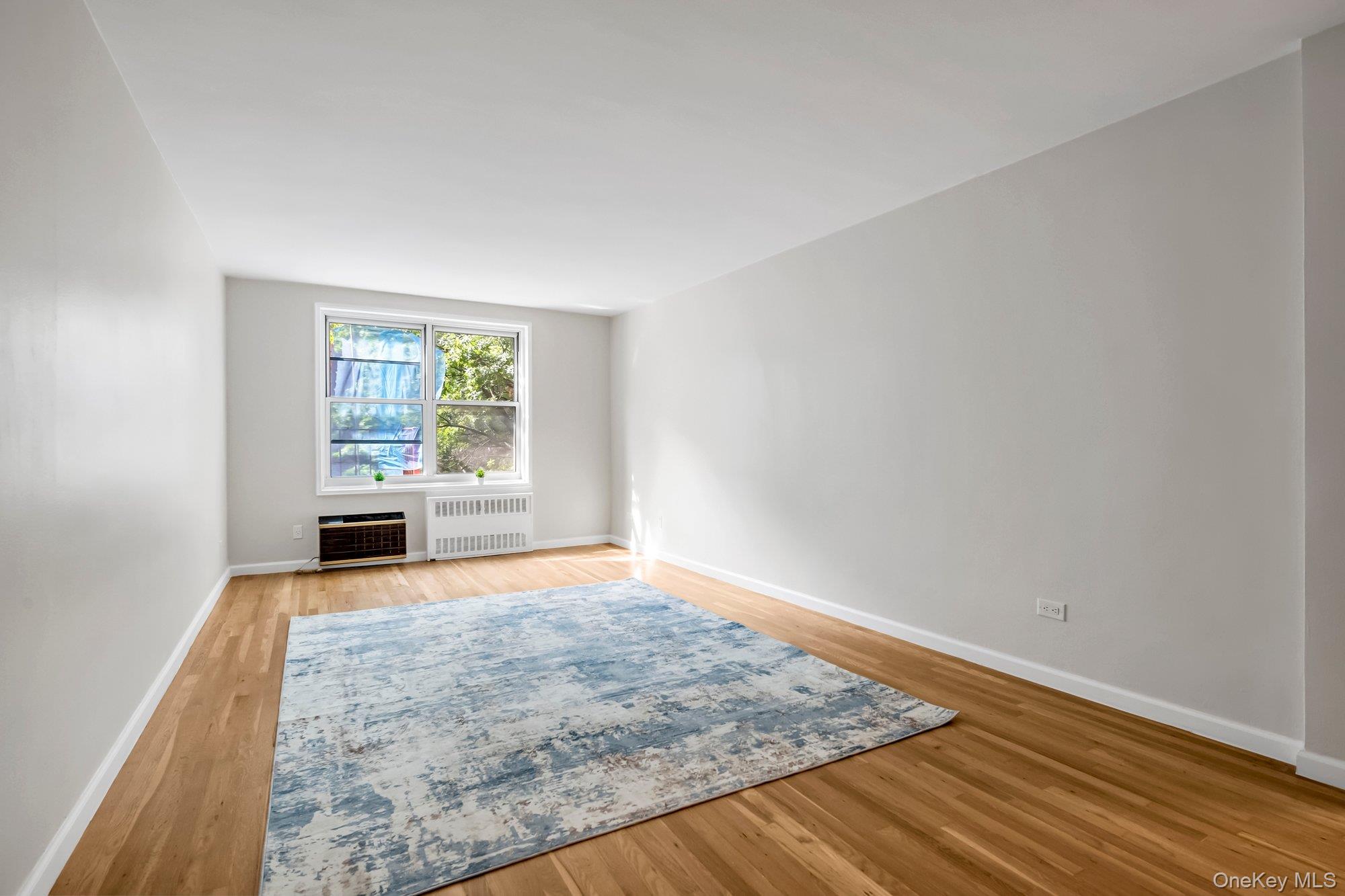 142-05 Roosevelt Avenue, Unit 320 photo 9
