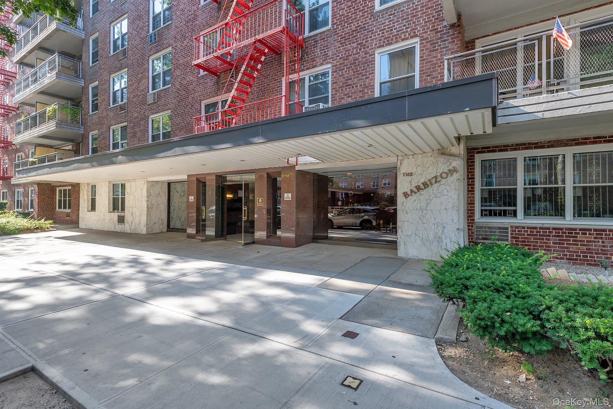 142-05 Roosevelt Avenue, Unit 320