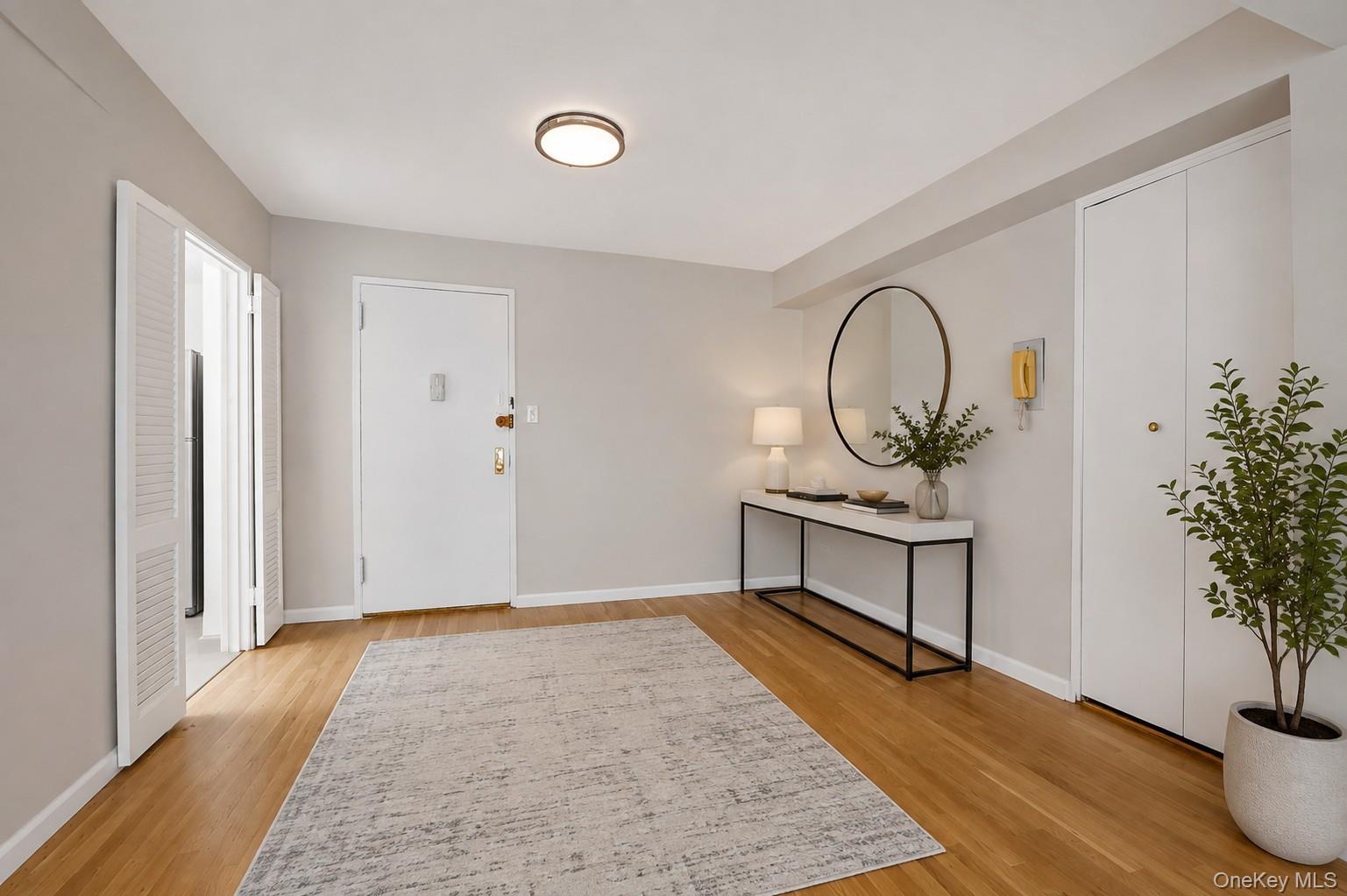 142-05 Roosevelt Avenue, Unit 320 photo 2
