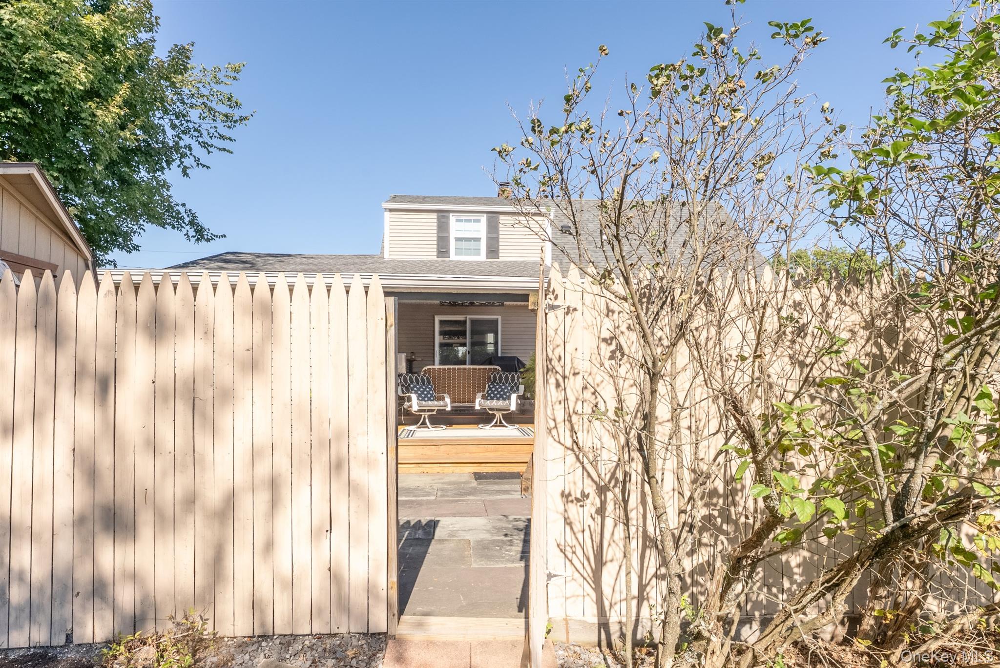 10 Lipton Street – For Sale photo 12