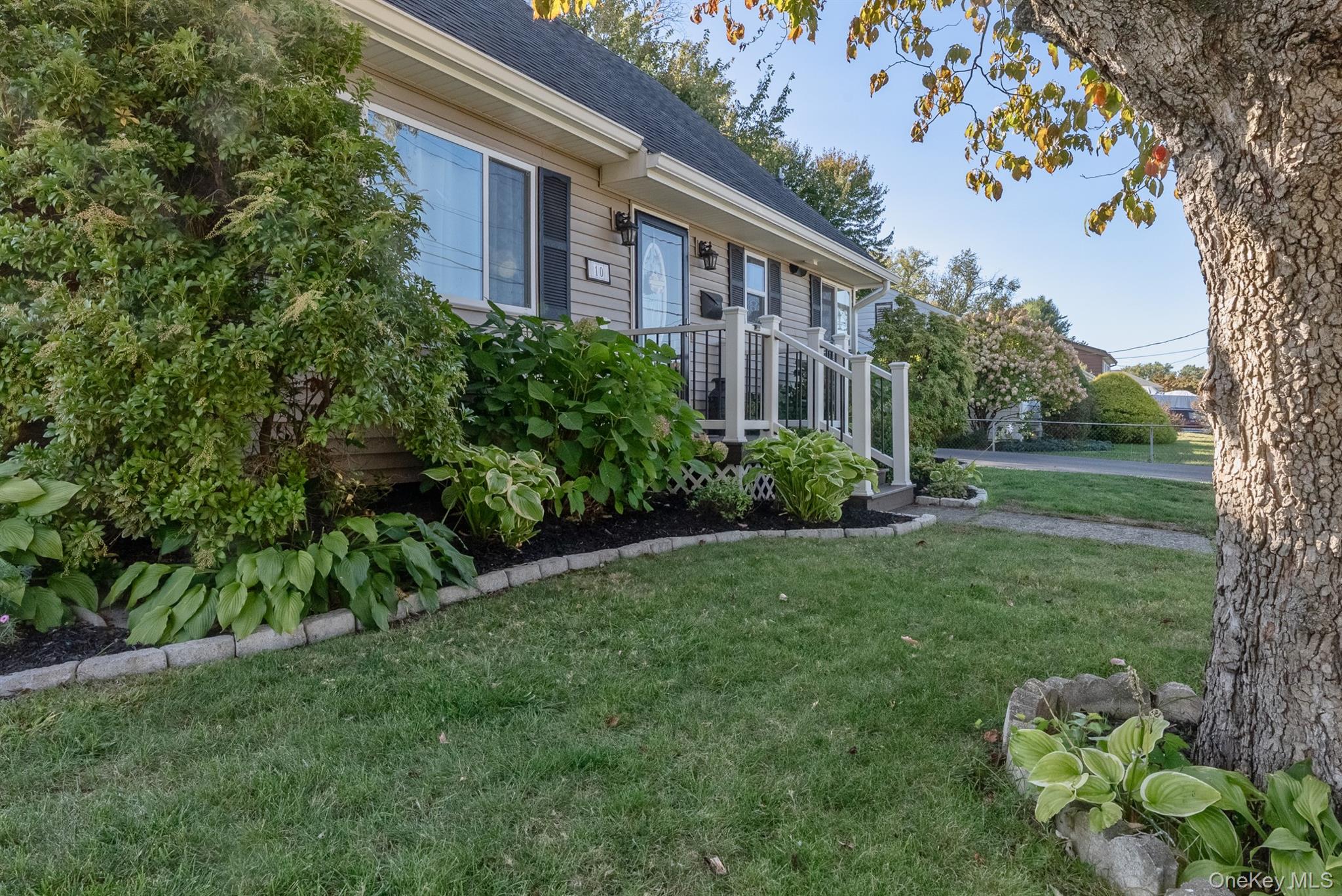 10 Lipton Street – For Sale photo 16